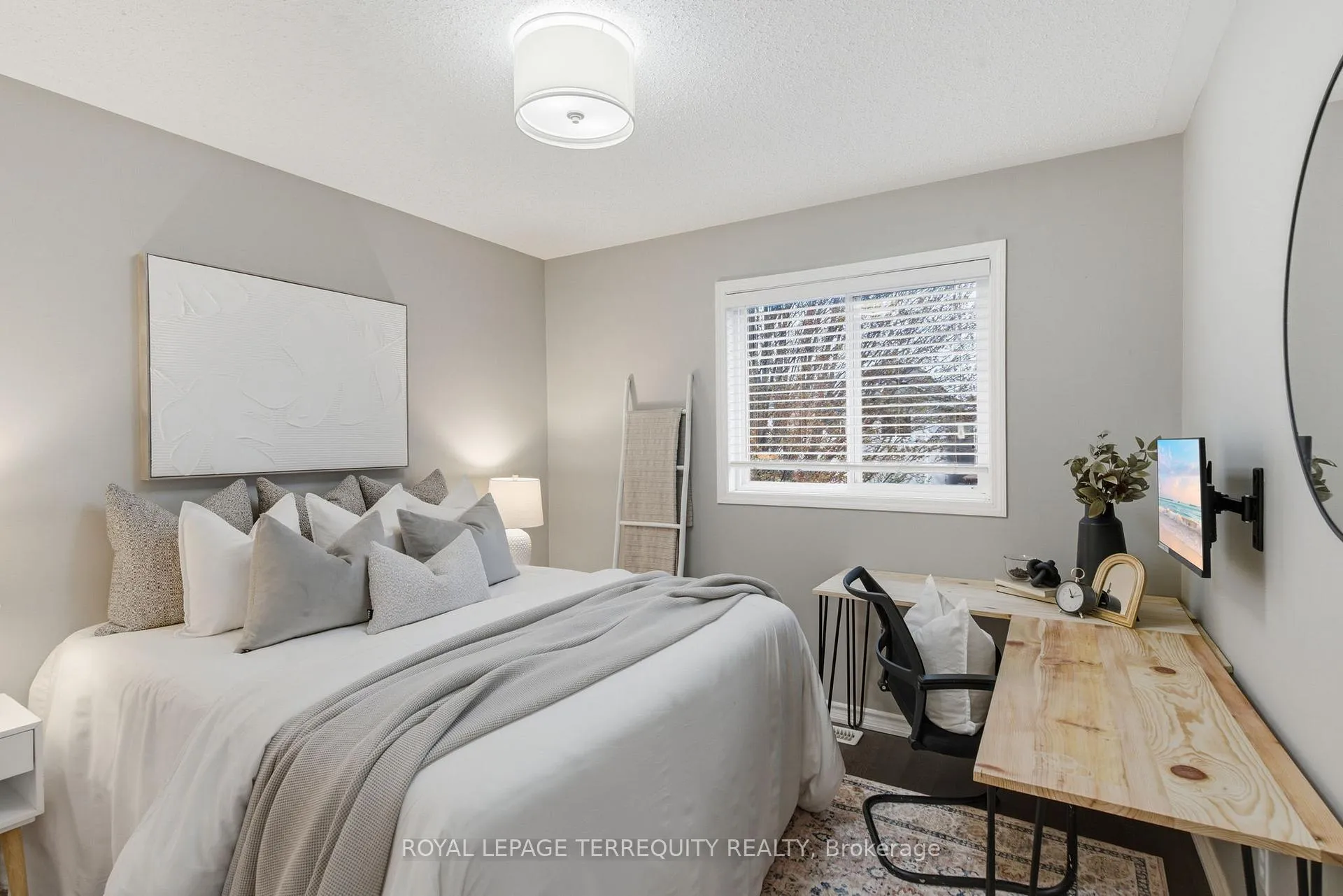 Photo 24 of 119 Argent Street, Clarington, Bowmanville — HOMEH