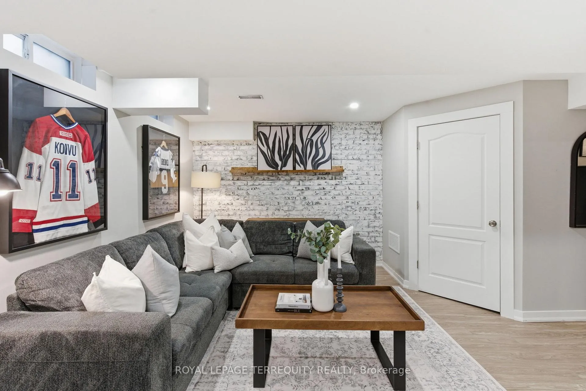 Photo 29 of 119 Argent Street, Clarington, Bowmanville — HOMEH