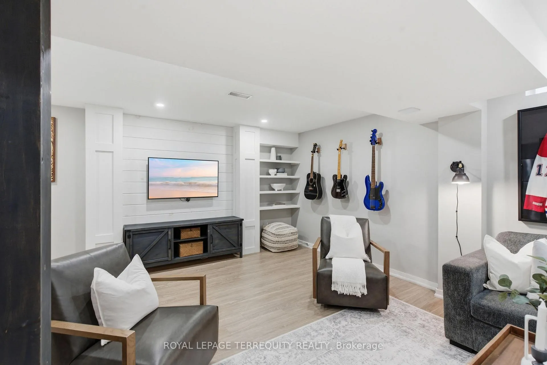 Photo 31 of 119 Argent Street, Clarington, Bowmanville — HOMEH