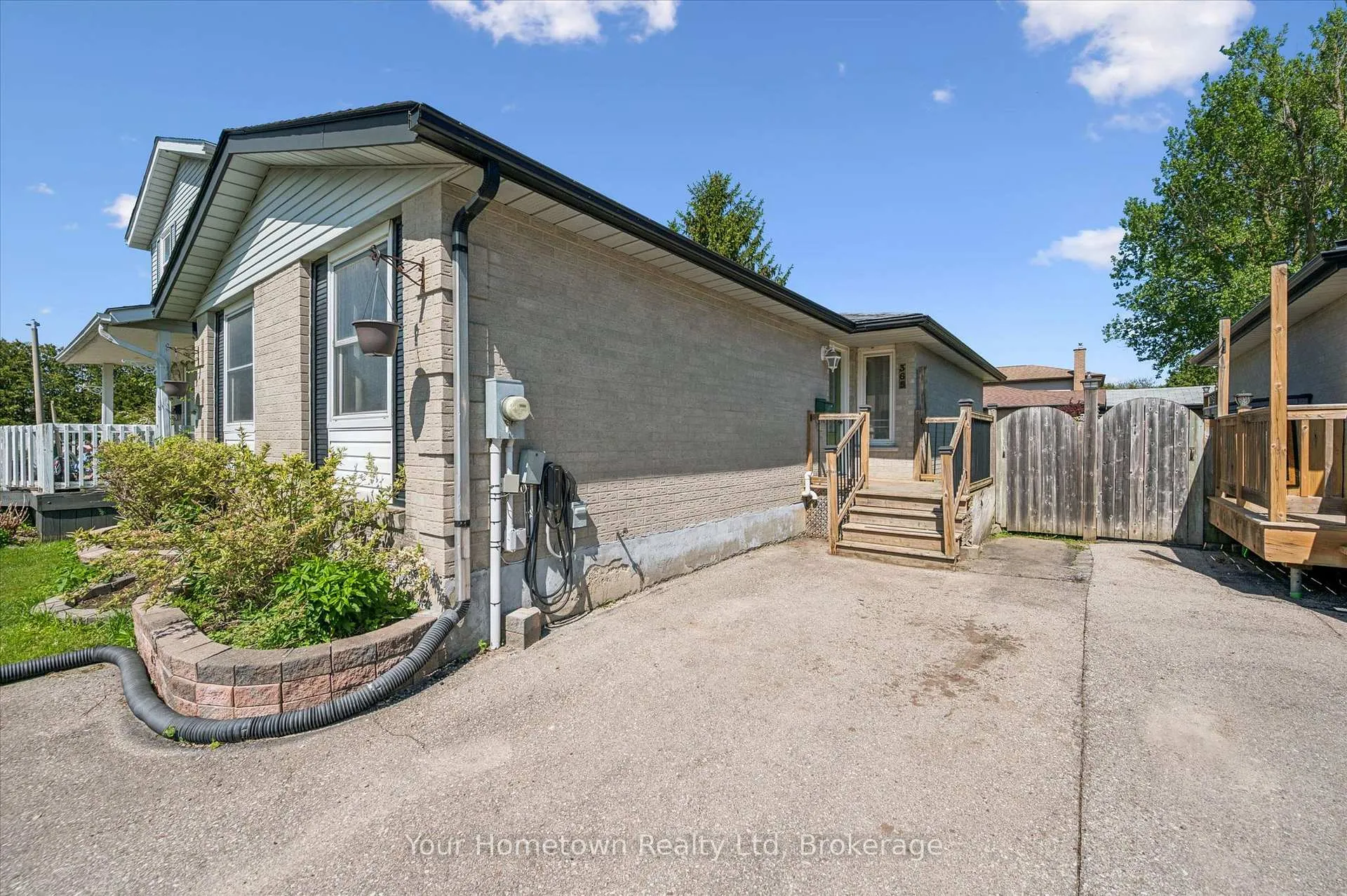Photo 4 of 369 Strathallan Street, Centre Wellington, Fergus — HOMEH
