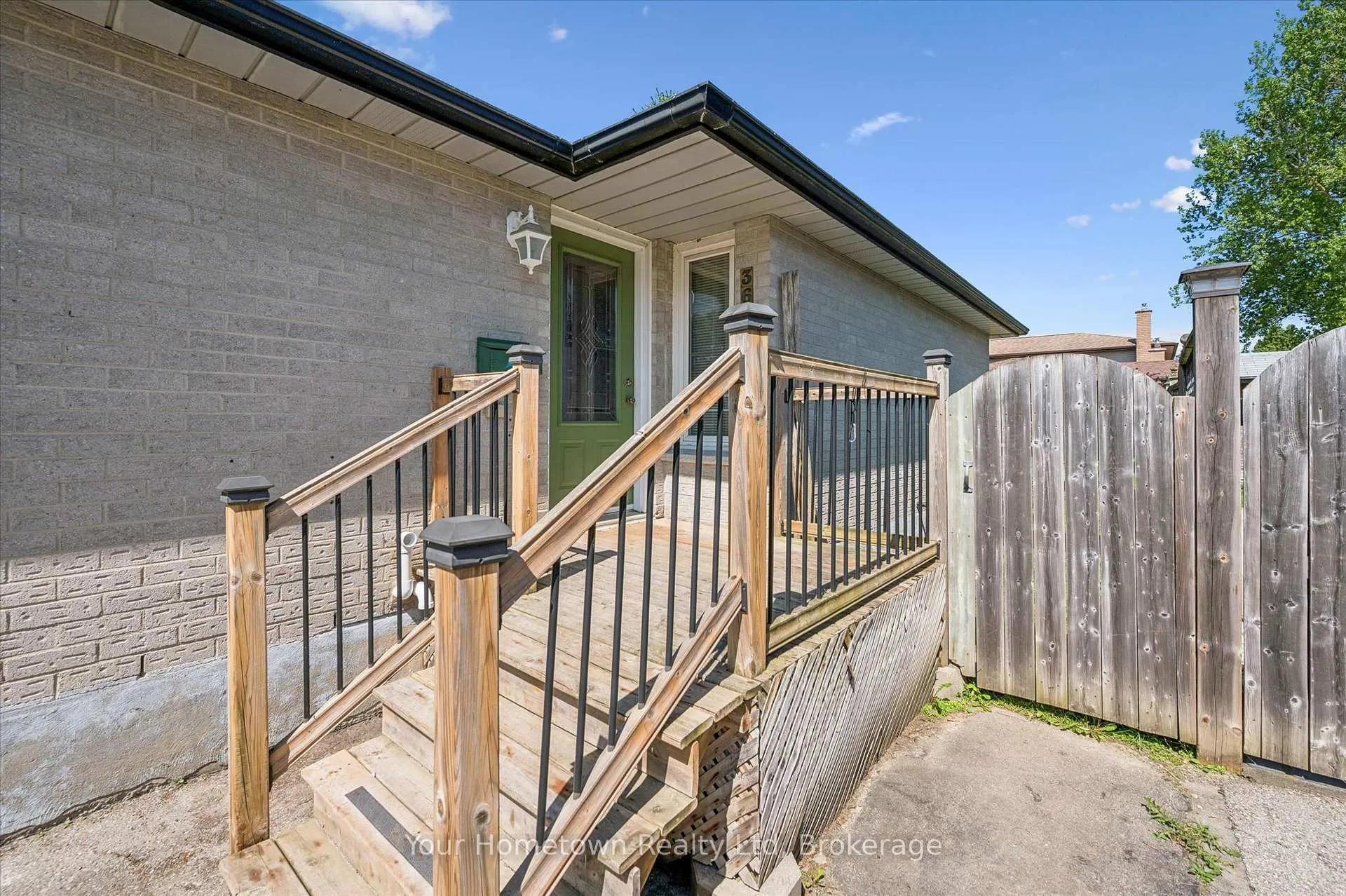 Photo 5 of 369 Strathallan Street, Centre Wellington, Fergus — HOMEH