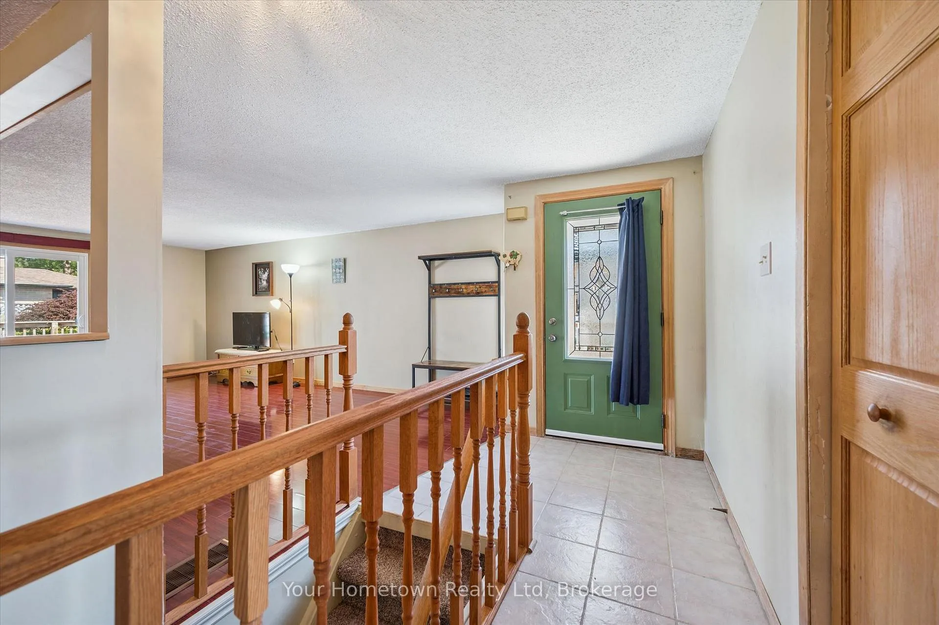 Photo 6 of 369 Strathallan Street, Centre Wellington, Fergus — HOMEH