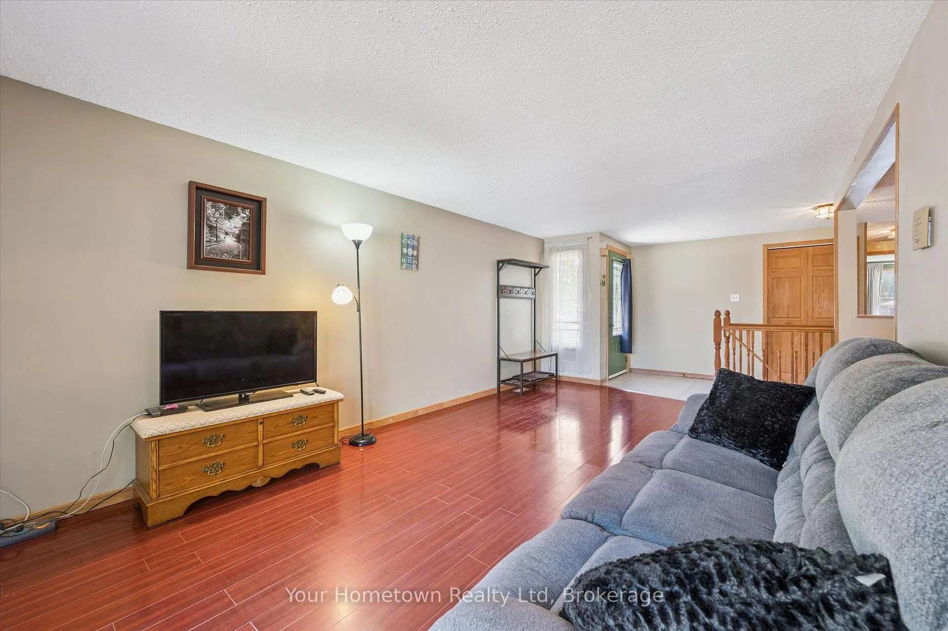 Photo 10 of 369 Strathallan Street, Centre Wellington, Fergus — HOMEH
