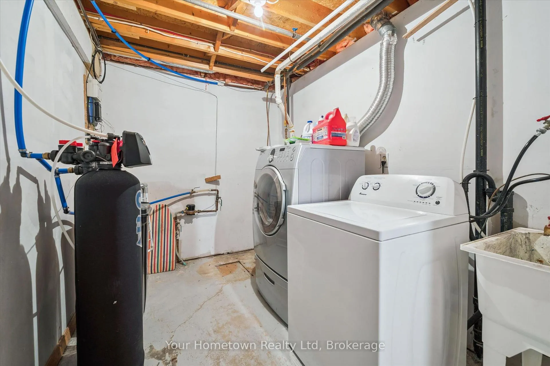 Photo 33 of 369 Strathallan Street, Centre Wellington, Fergus — HOMEH