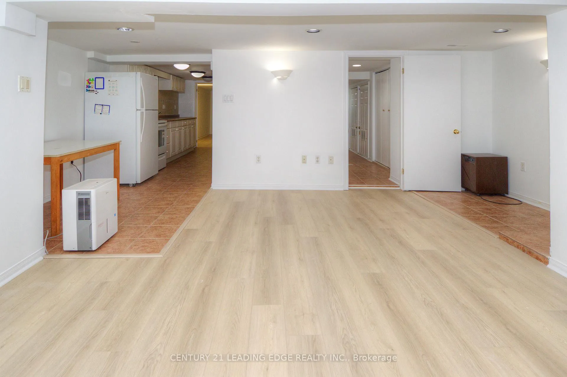 Photo 5 of 9 Wallington Avenue, Toronto, Woodbine-Lumsden — HOMEH