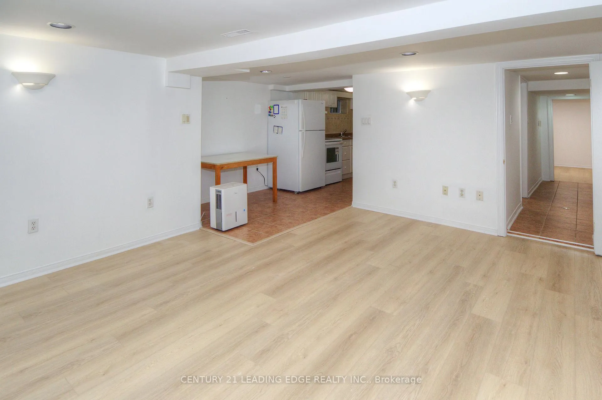 Photo 7 of 9 Wallington Avenue, Toronto, Woodbine-Lumsden — HOMEH