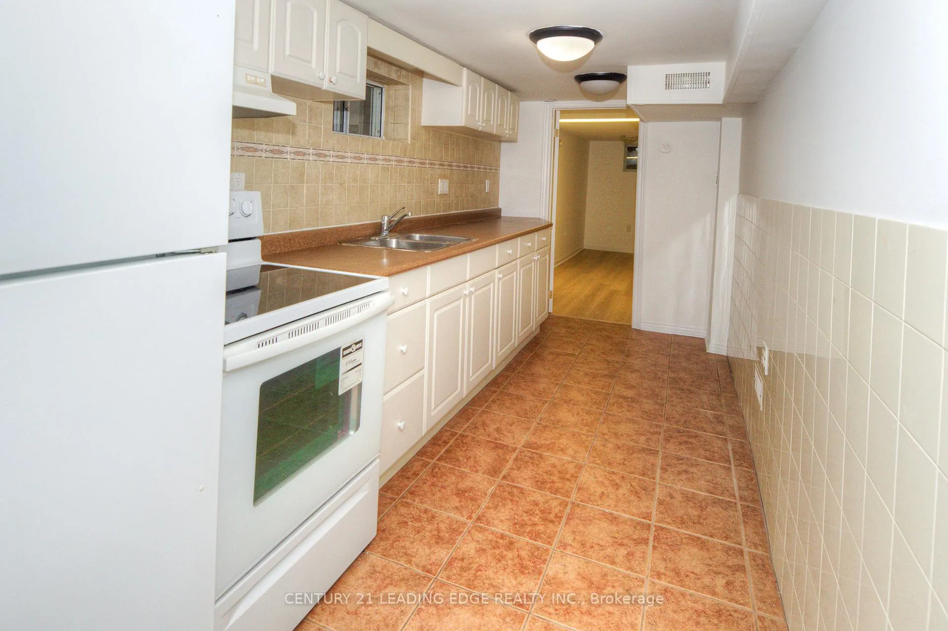 Photo 10 of 9 Wallington Avenue, Toronto, Woodbine-Lumsden — HOMEH
