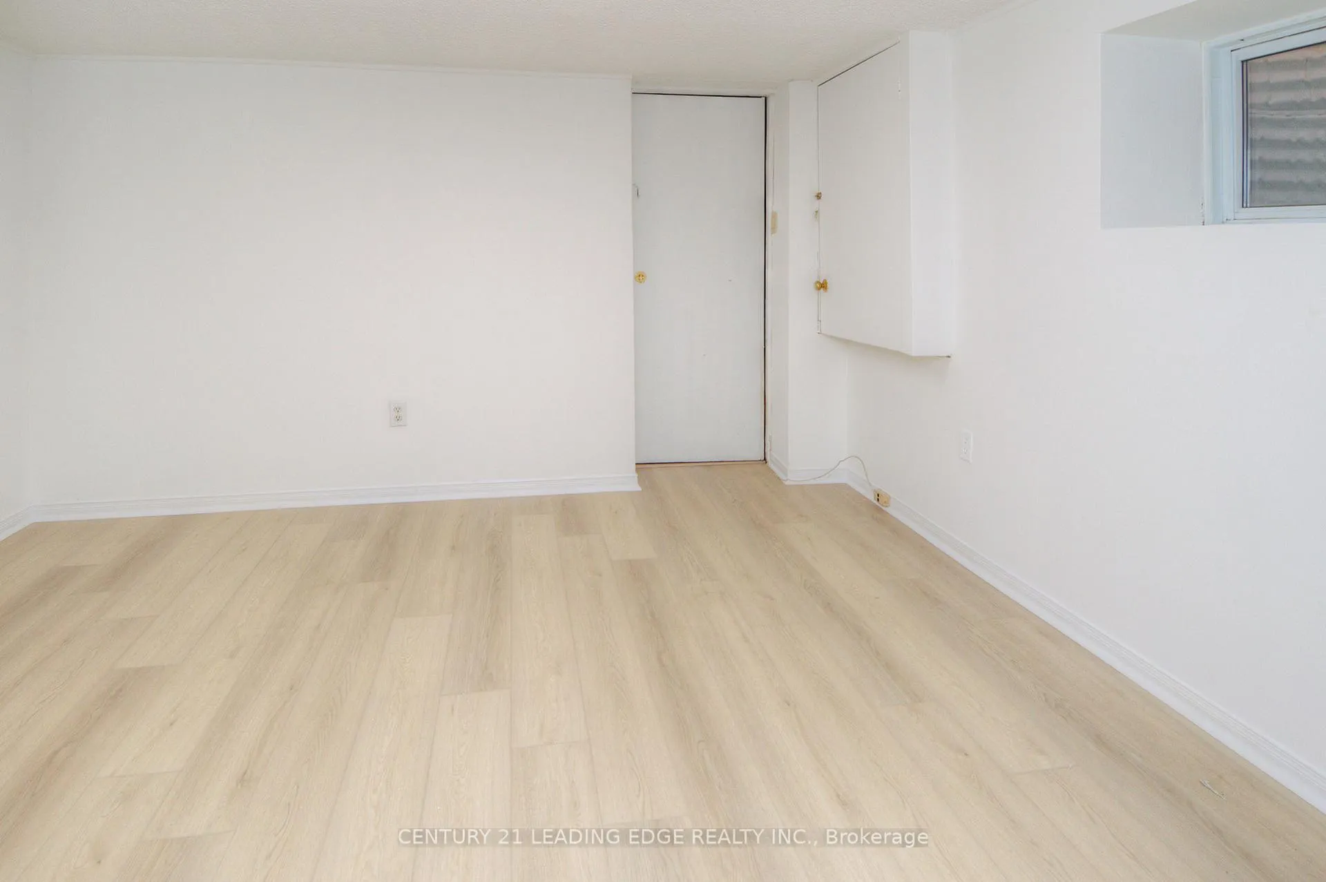 Photo 14 of 9 Wallington Avenue, Toronto, Woodbine-Lumsden — HOMEH