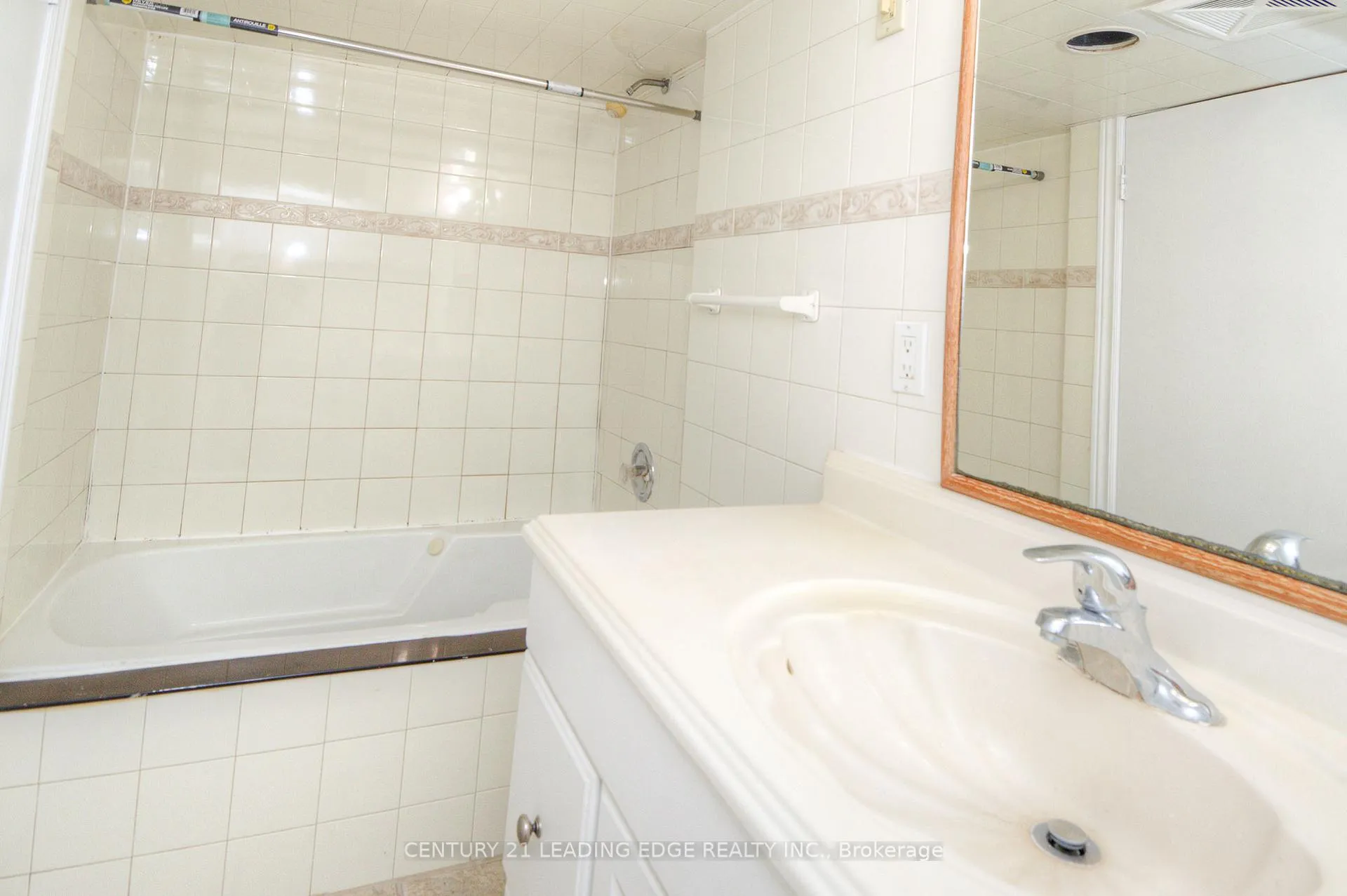 Photo 26 of 9 Wallington Avenue, Toronto, Woodbine-Lumsden — HOMEH