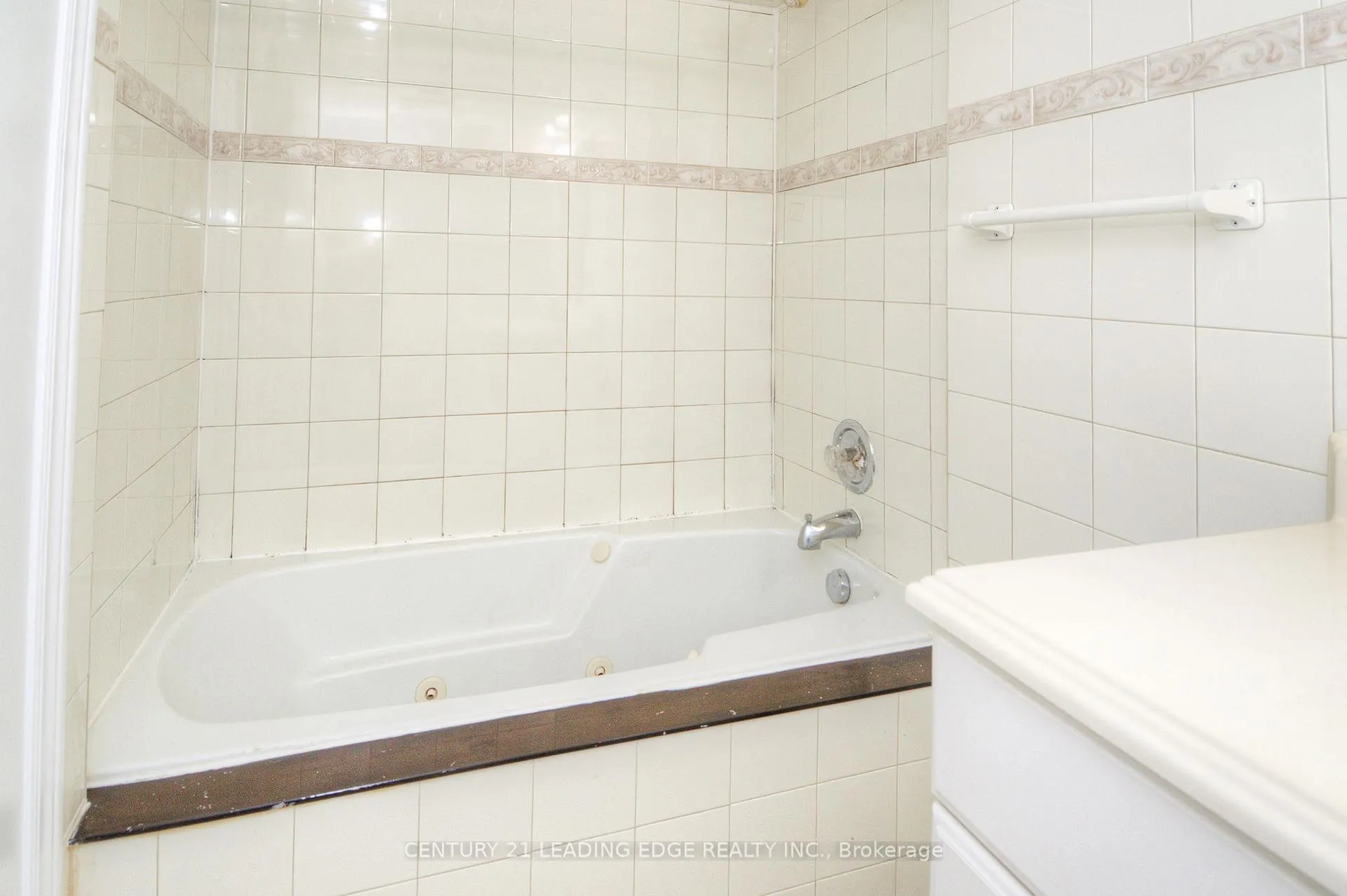 Photo 27 of 9 Wallington Avenue, Toronto, Woodbine-Lumsden — HOMEH