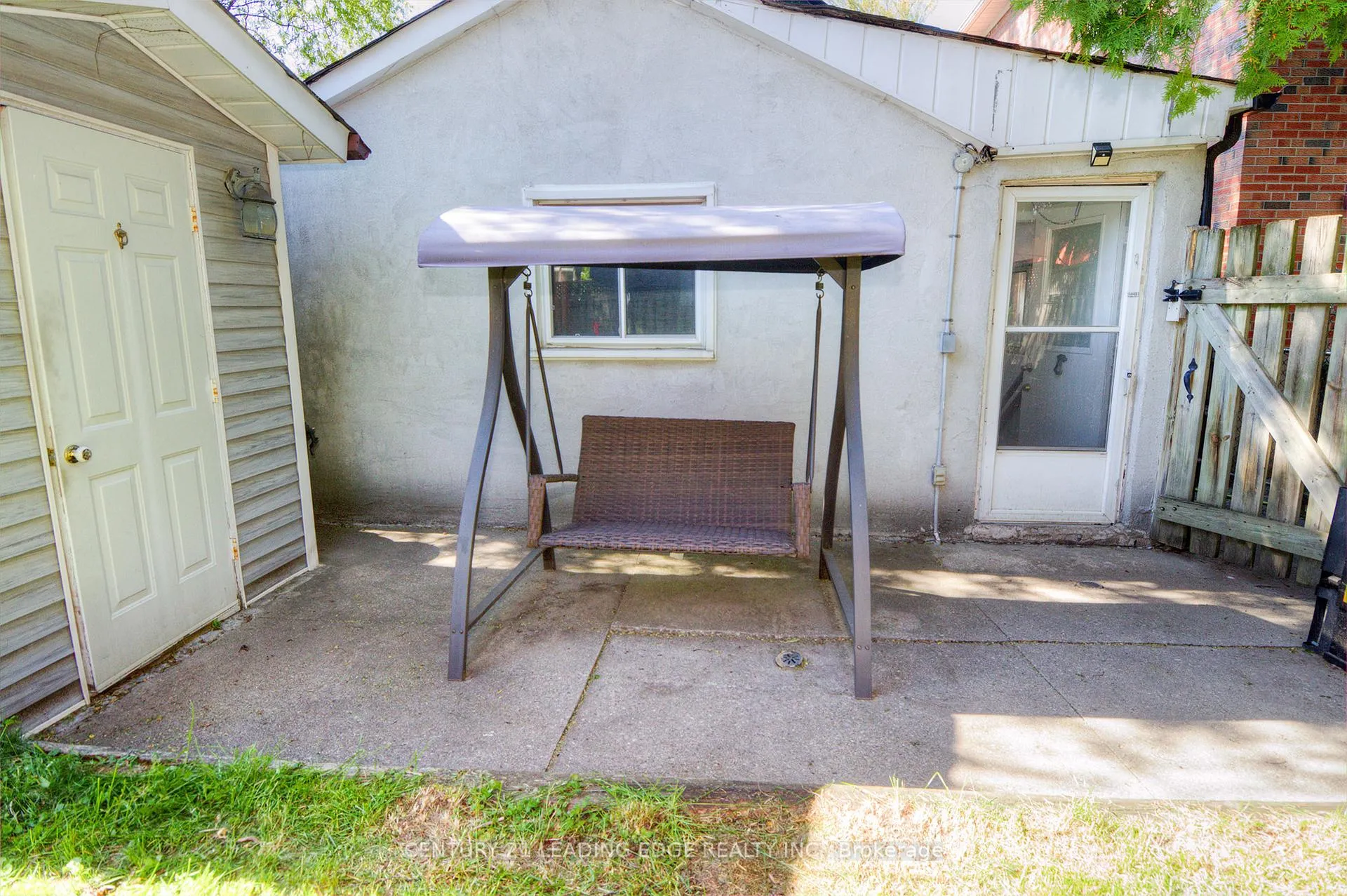 Photo 40 of 9 Wallington Avenue, Toronto, Woodbine-Lumsden — HOMEH