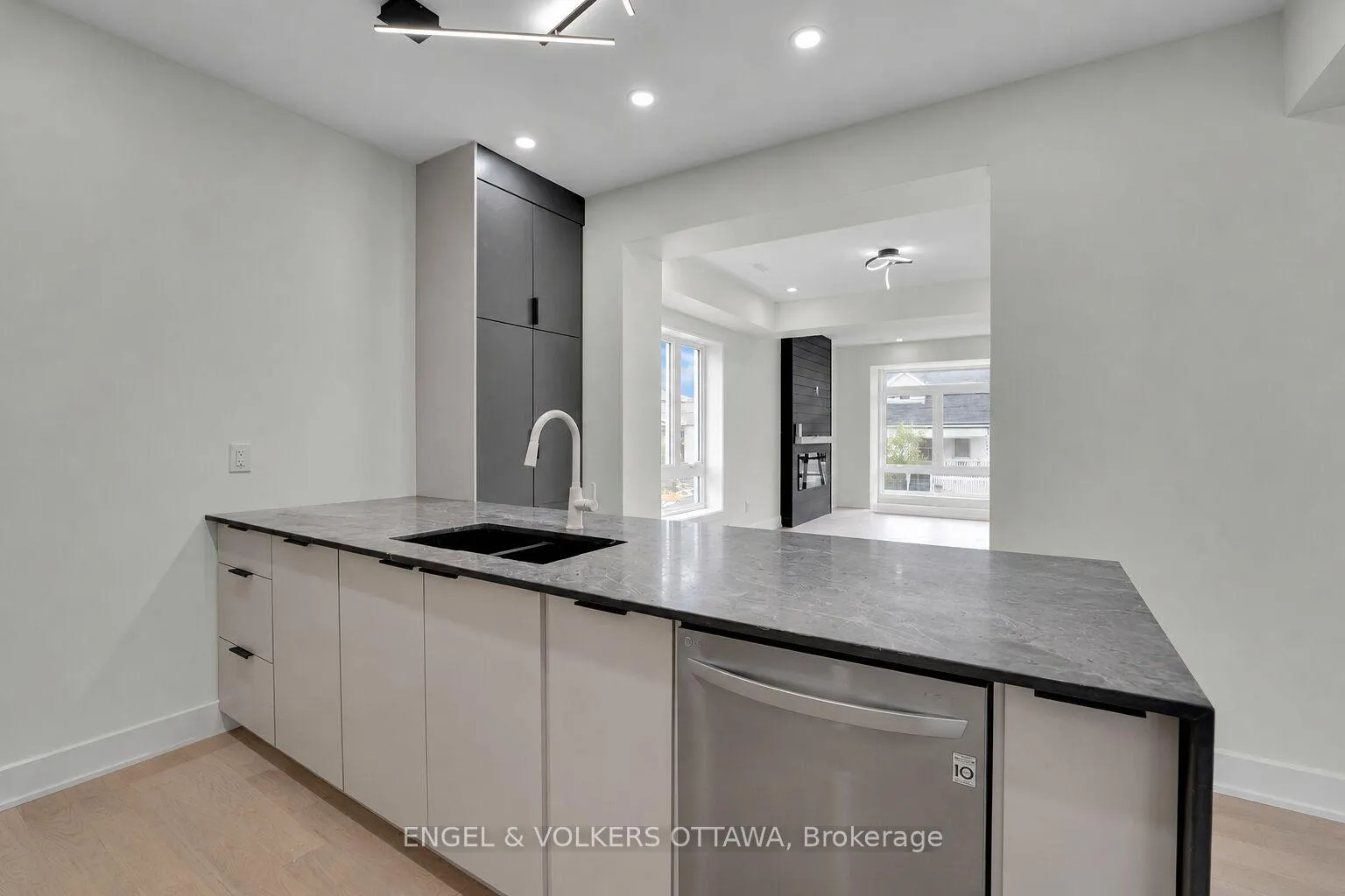 Photo 7 of Unit A, 372 Berkley Avenue, Ottawa, Westboro West — HOMEH