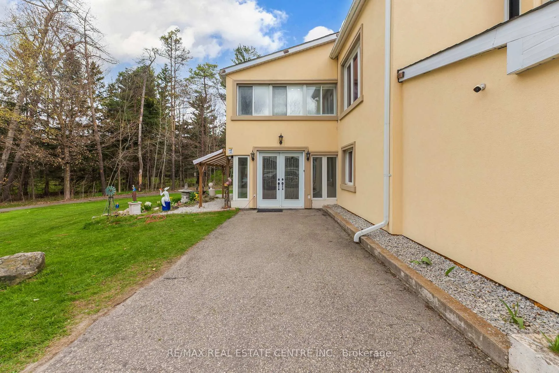 Photo 4 of 11099 Sixth Line Nassagaweya, Milton, Rural Nassagaweya — HOMEH