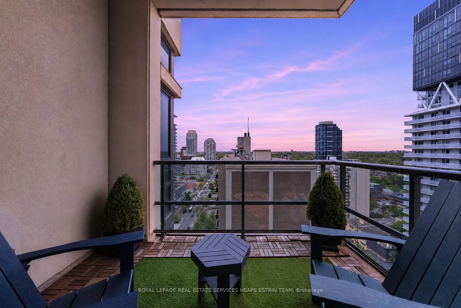 Photo 5 of Unit 2005, 88 Broadway Avenue, Toronto, Mount Pleasant West — HOMEH