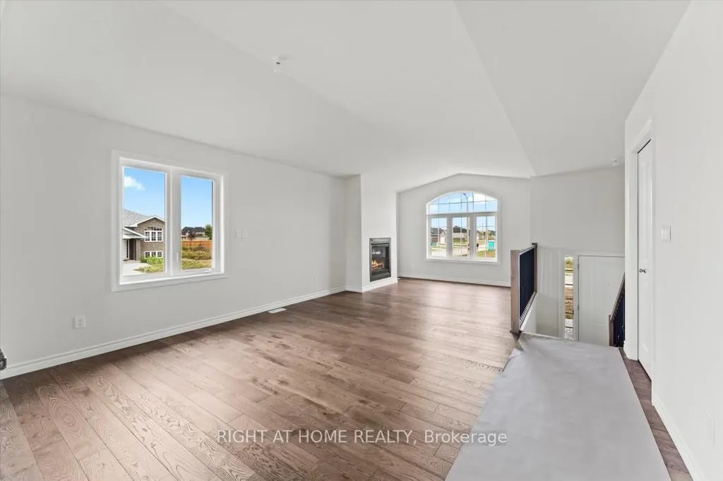 Photo 3 of 382 Mulberry Lane, Lakeshore — HOMEH