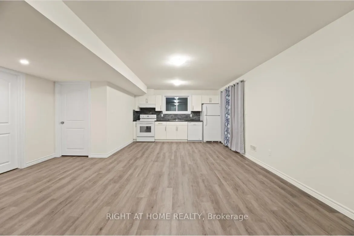 Photo 10 of 382 Mulberry Lane, Lakeshore — HOMEH