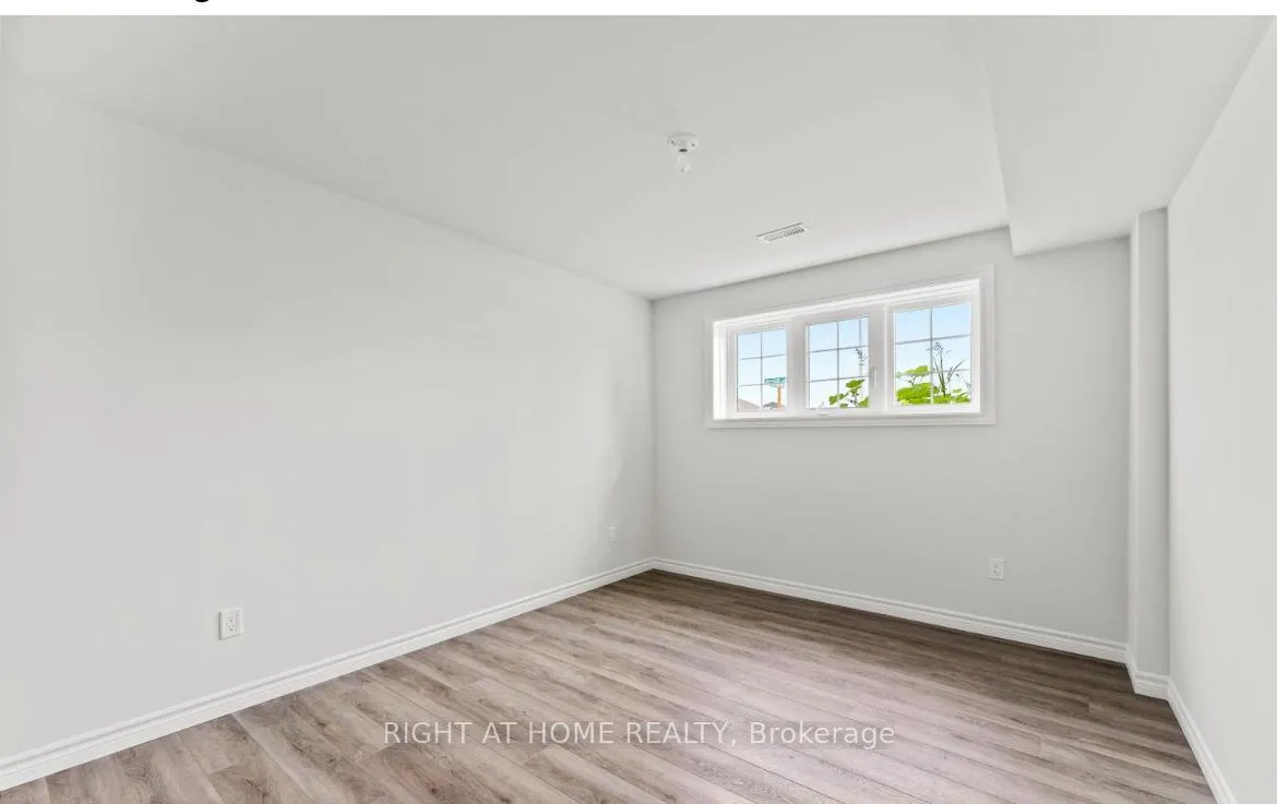 Photo 15 of 382 Mulberry Lane, Lakeshore — HOMEH