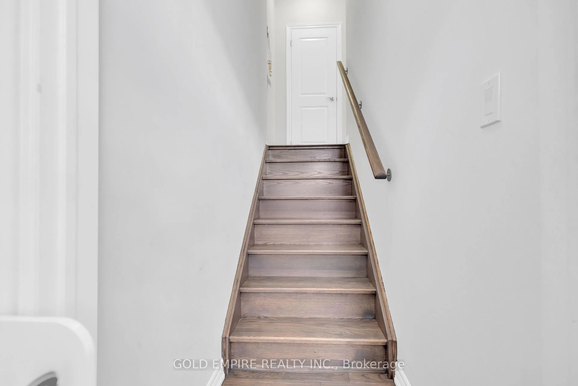 Photo 4 of 21 Flaibano Street, Brampton, Heart Lake West — HOMEH