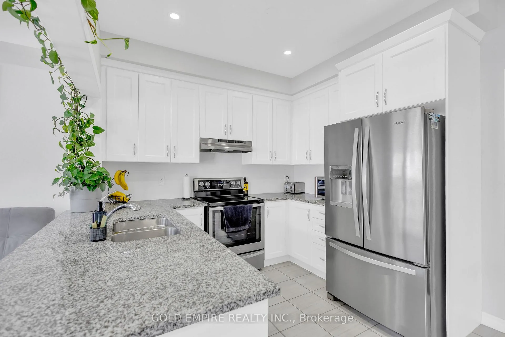 Photo 8 of 21 Flaibano Street, Brampton, Heart Lake West — HOMEH