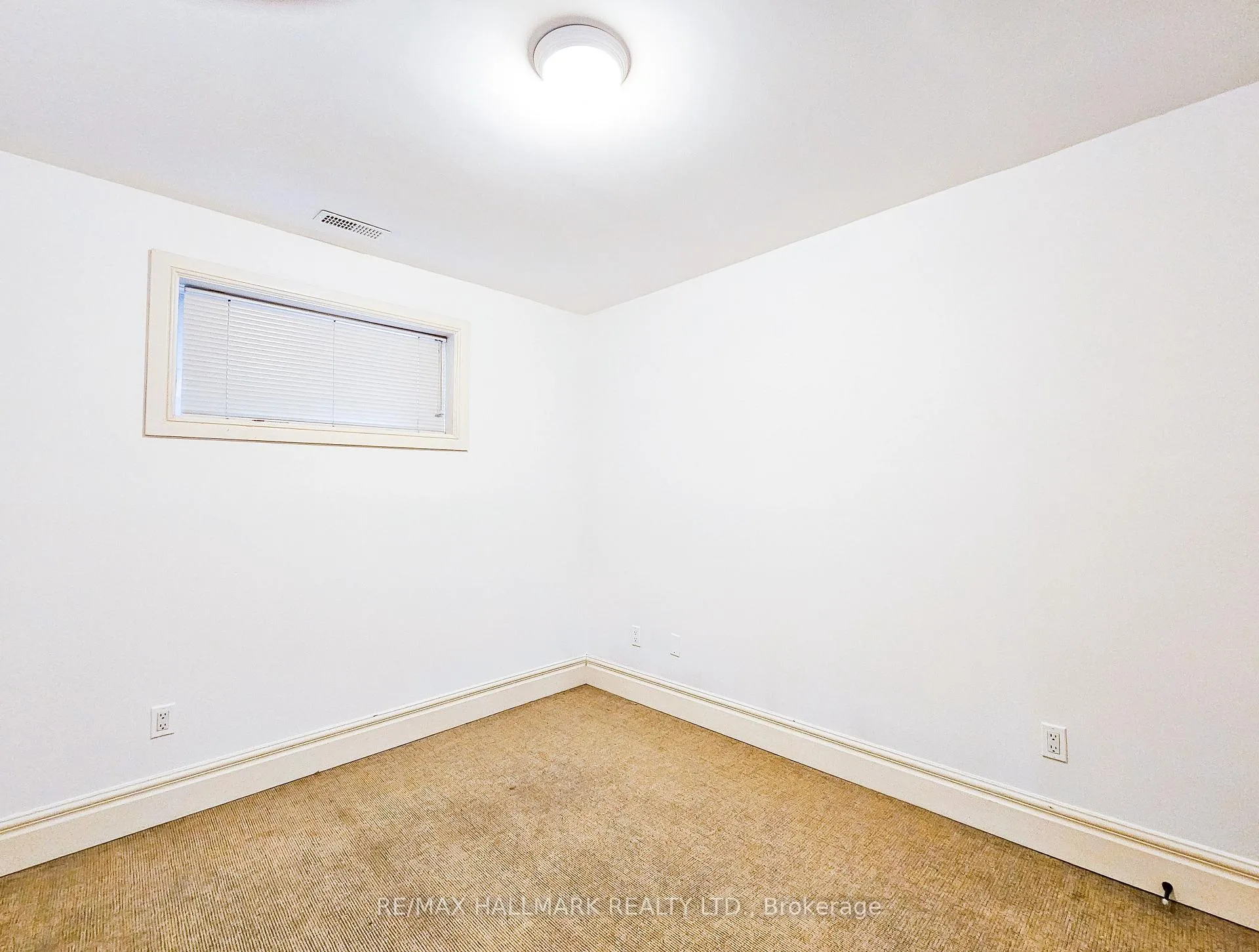 Photo 6 of Unit Basement 2, 22 Roberta Drive, Toronto, Englemount-Lawrence — HOMEH
