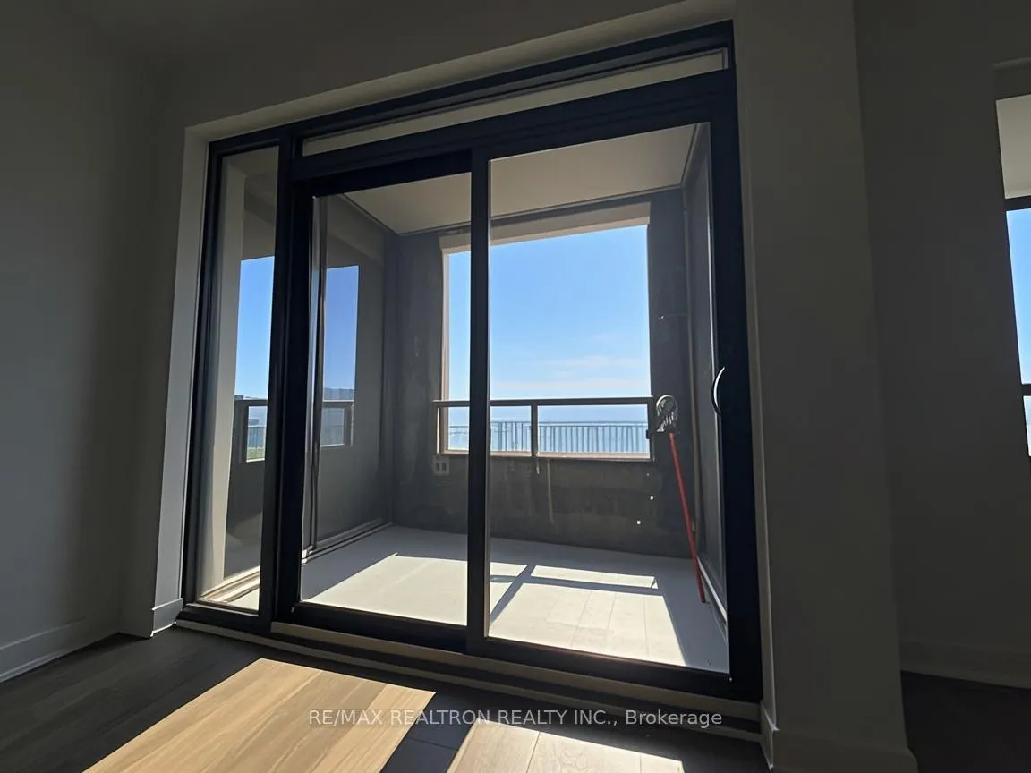 Photo 3 of Unit 4705, 2920 Highway 7, Vaughan, Concord — HOMEH