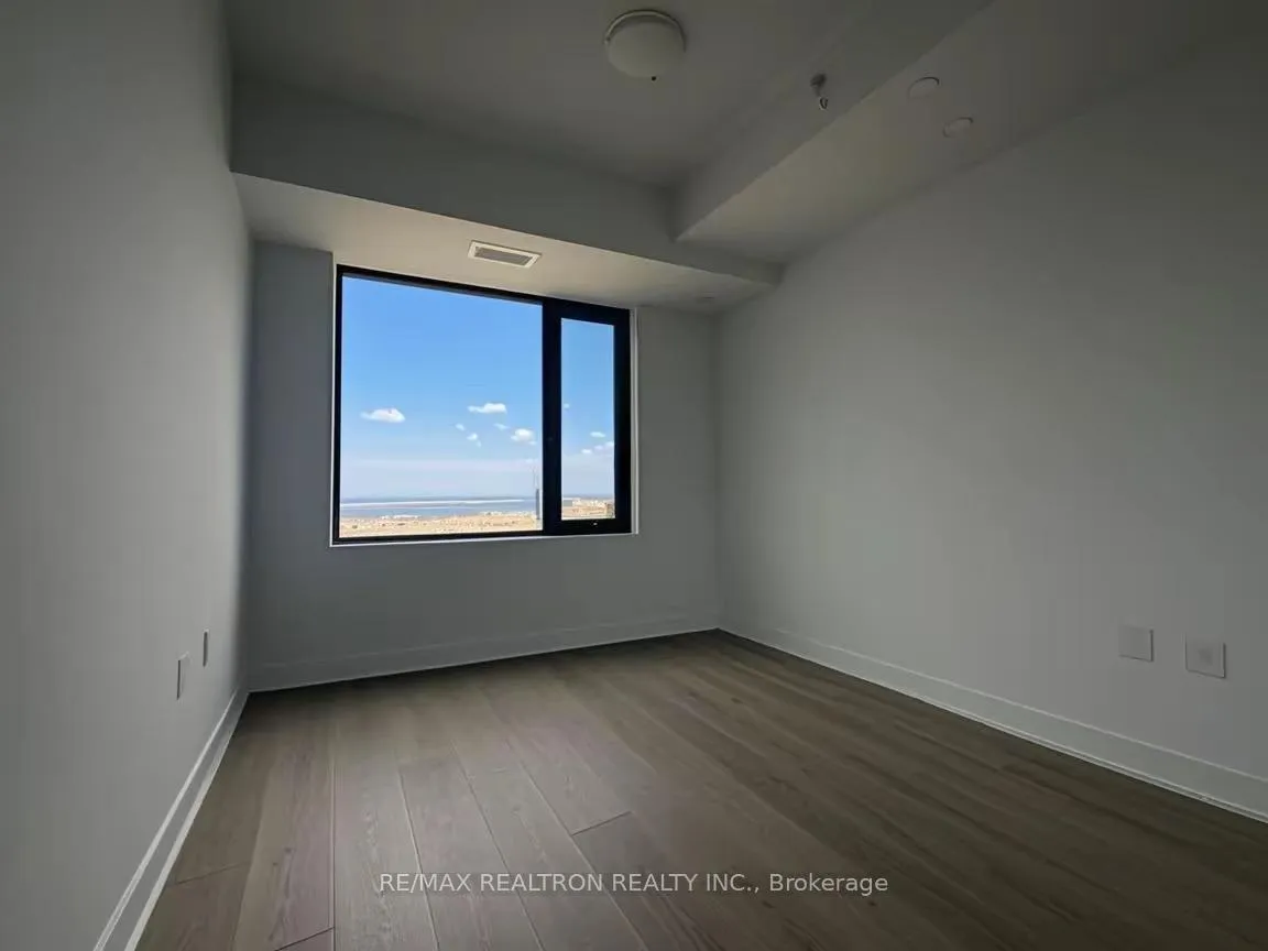Photo 4 of Unit 4705, 2920 Highway 7, Vaughan, Concord — HOMEH