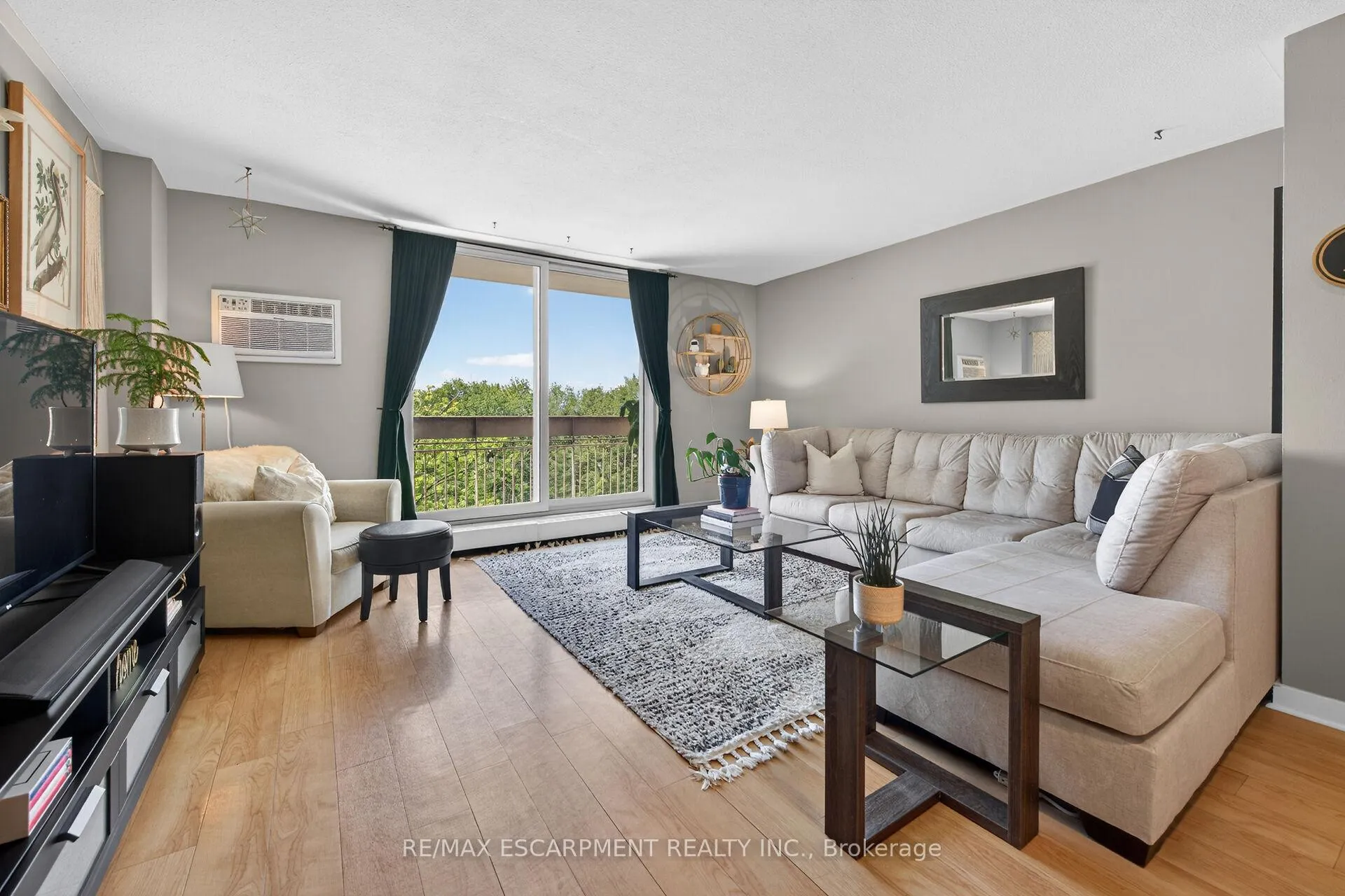 Photo 11 of Unit 435, 350 Quigley Road, Hamilton, Vincent — HOMEH
