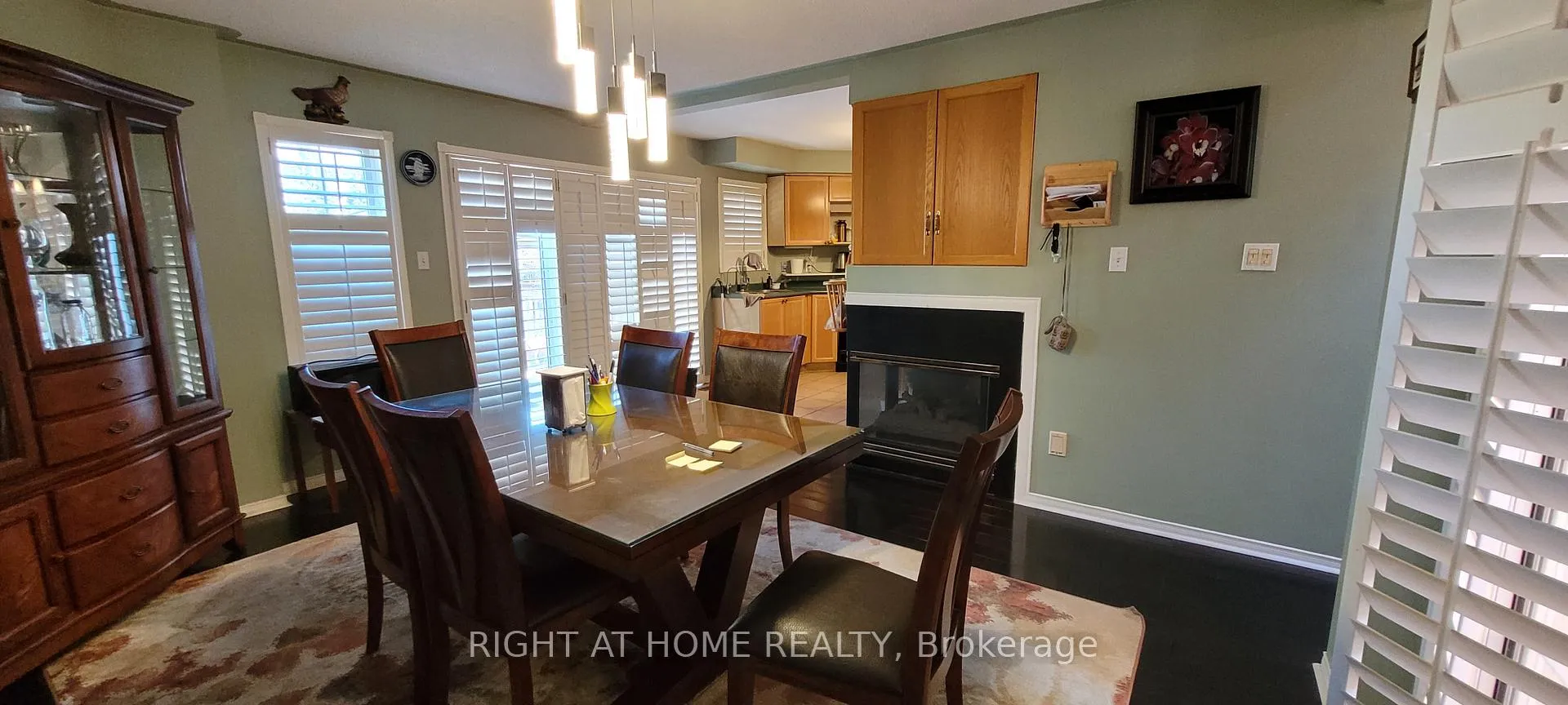 Photo 10 of 377 Turnberry Crescent, Mississauga, Hurontario — HOMEH
