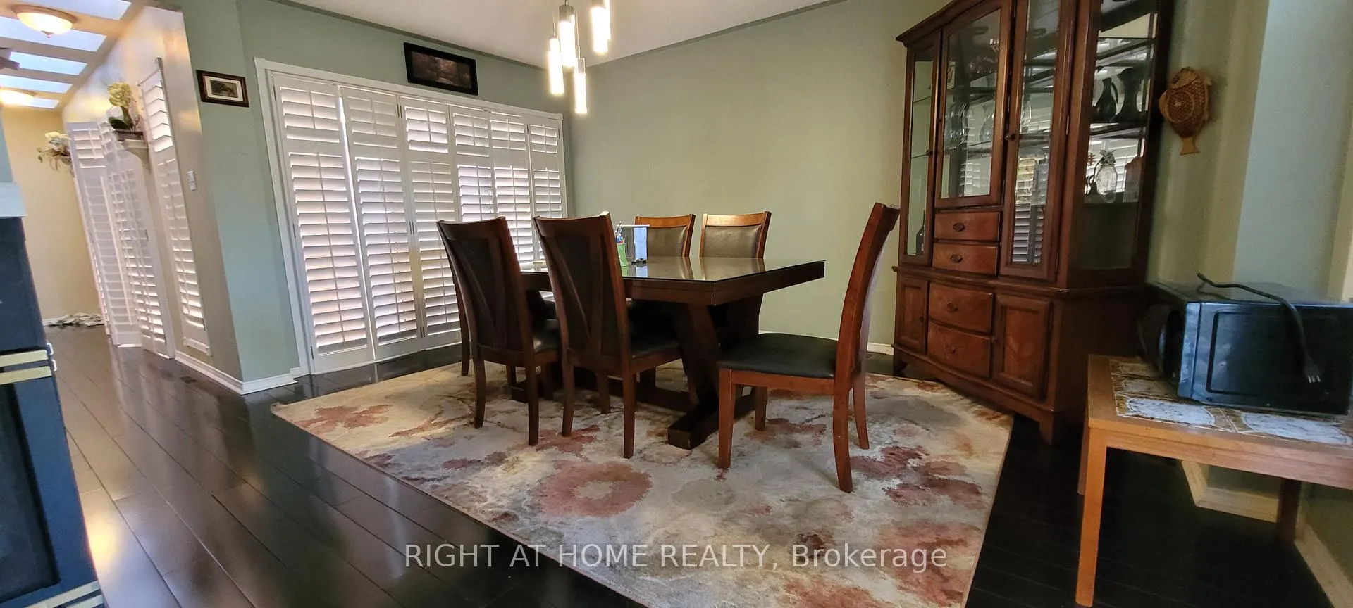 Photo 13 of 377 Turnberry Crescent, Mississauga, Hurontario — HOMEH