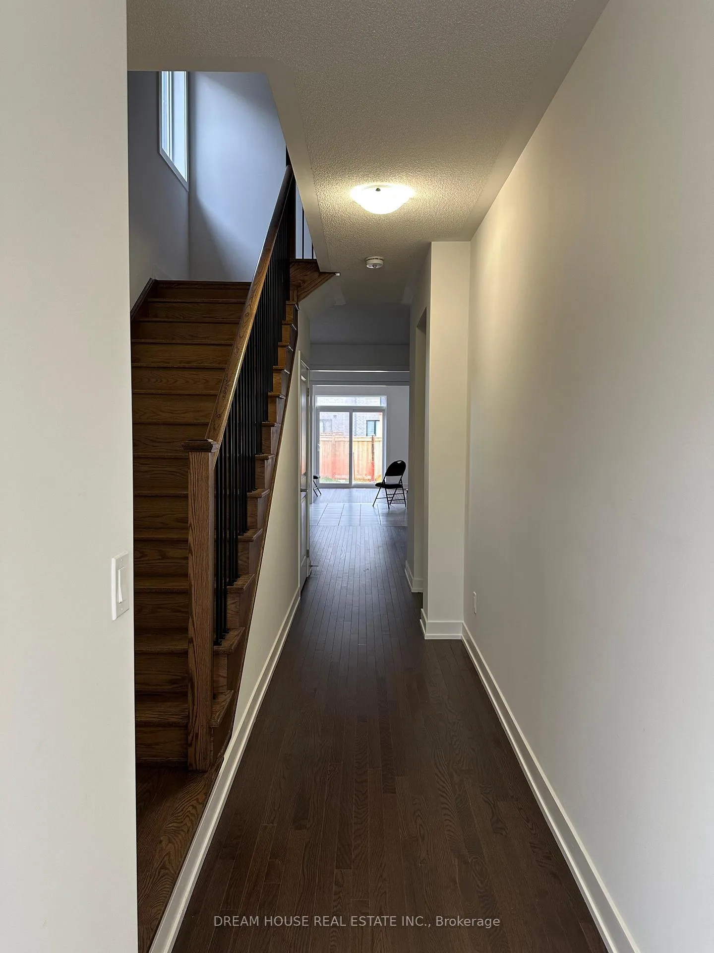 Photo 2 of Unit Main, 27 Deer Ridge Crescent, Whitby, Rural Whitby — HOMEH