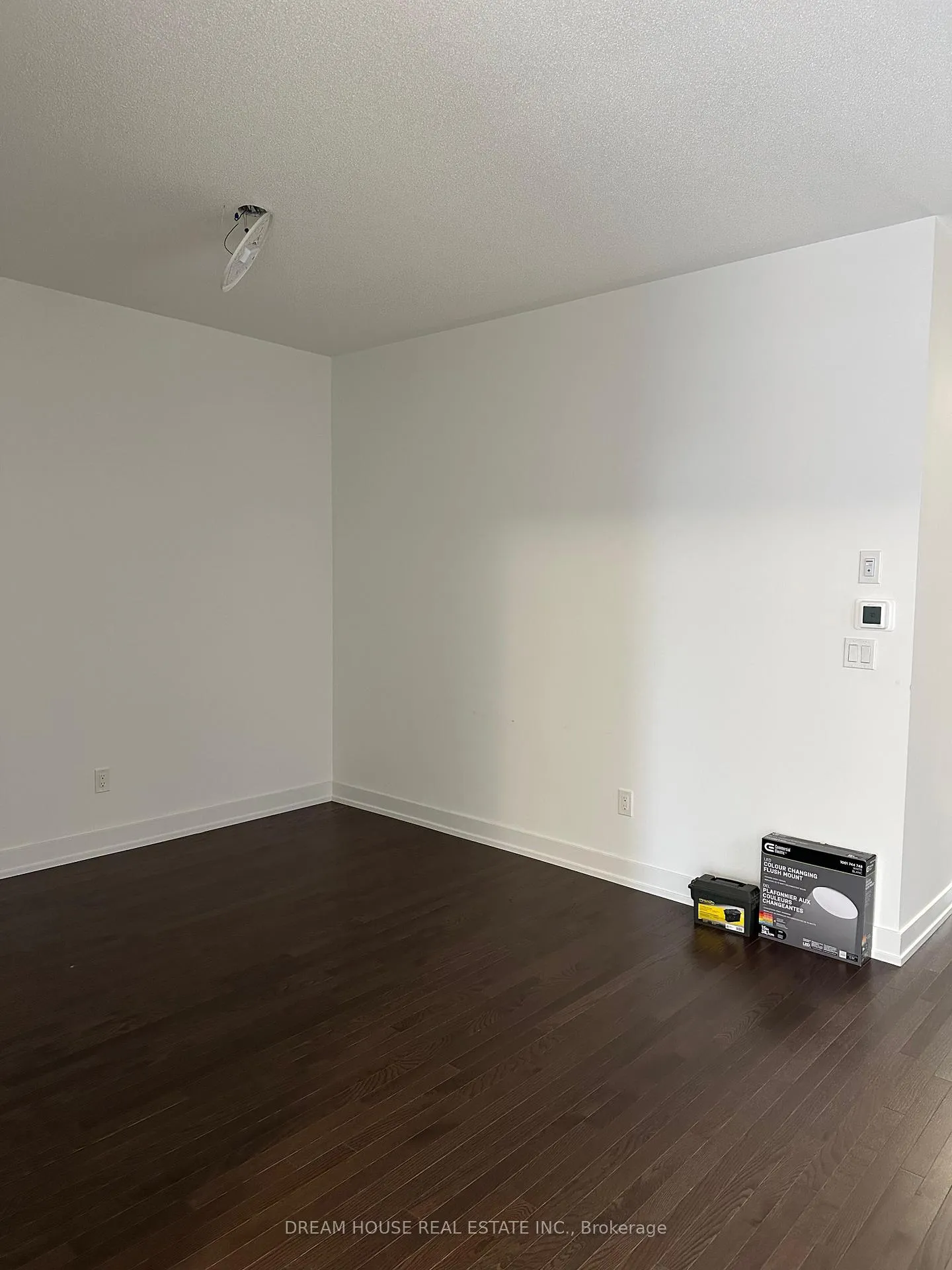 Photo 6 of Unit Main, 27 Deer Ridge Crescent, Whitby, Rural Whitby — HOMEH