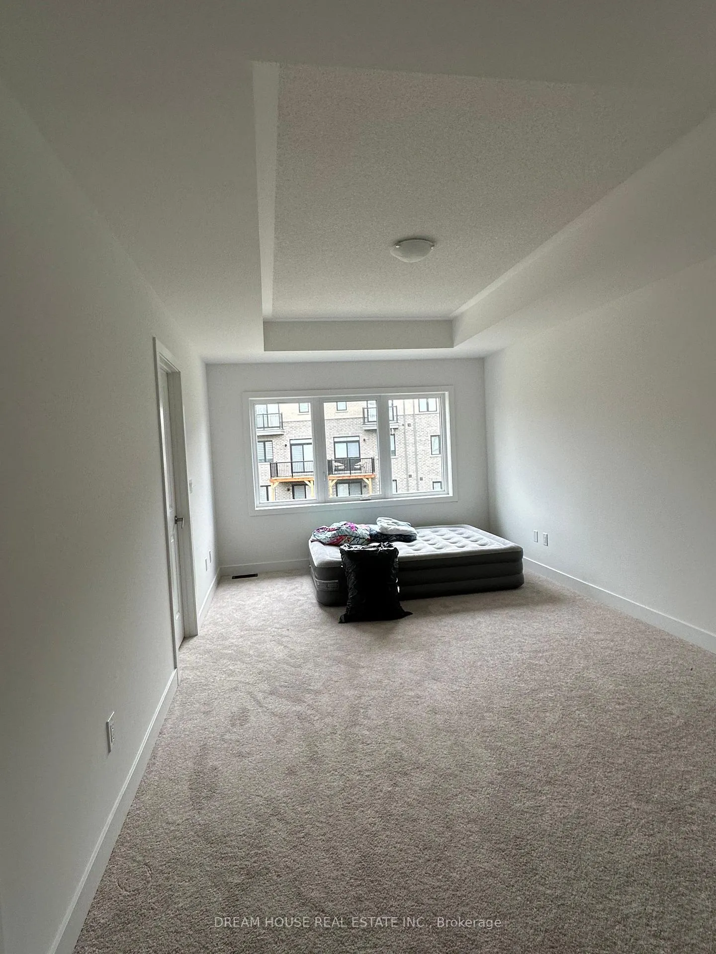 Photo 7 of Unit Main, 27 Deer Ridge Crescent, Whitby, Rural Whitby — HOMEH