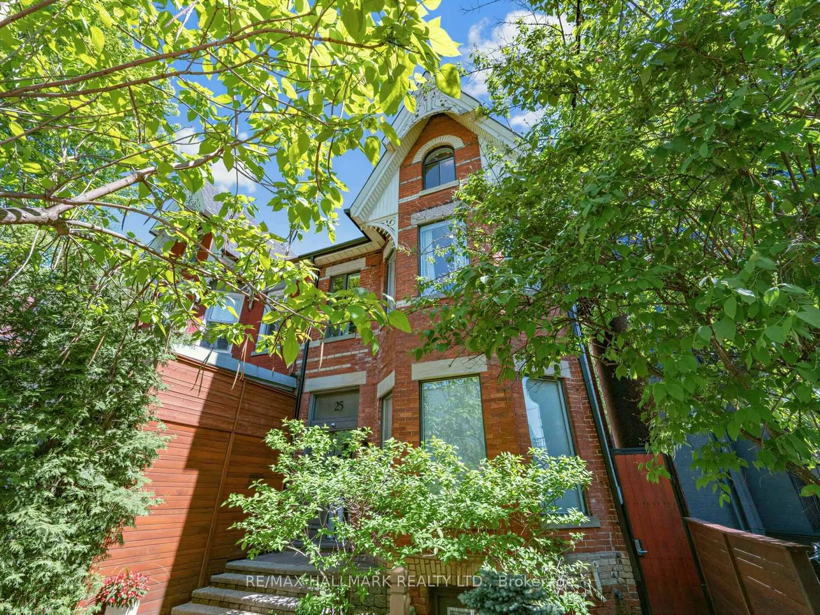 Front of 25 Grange Avenue