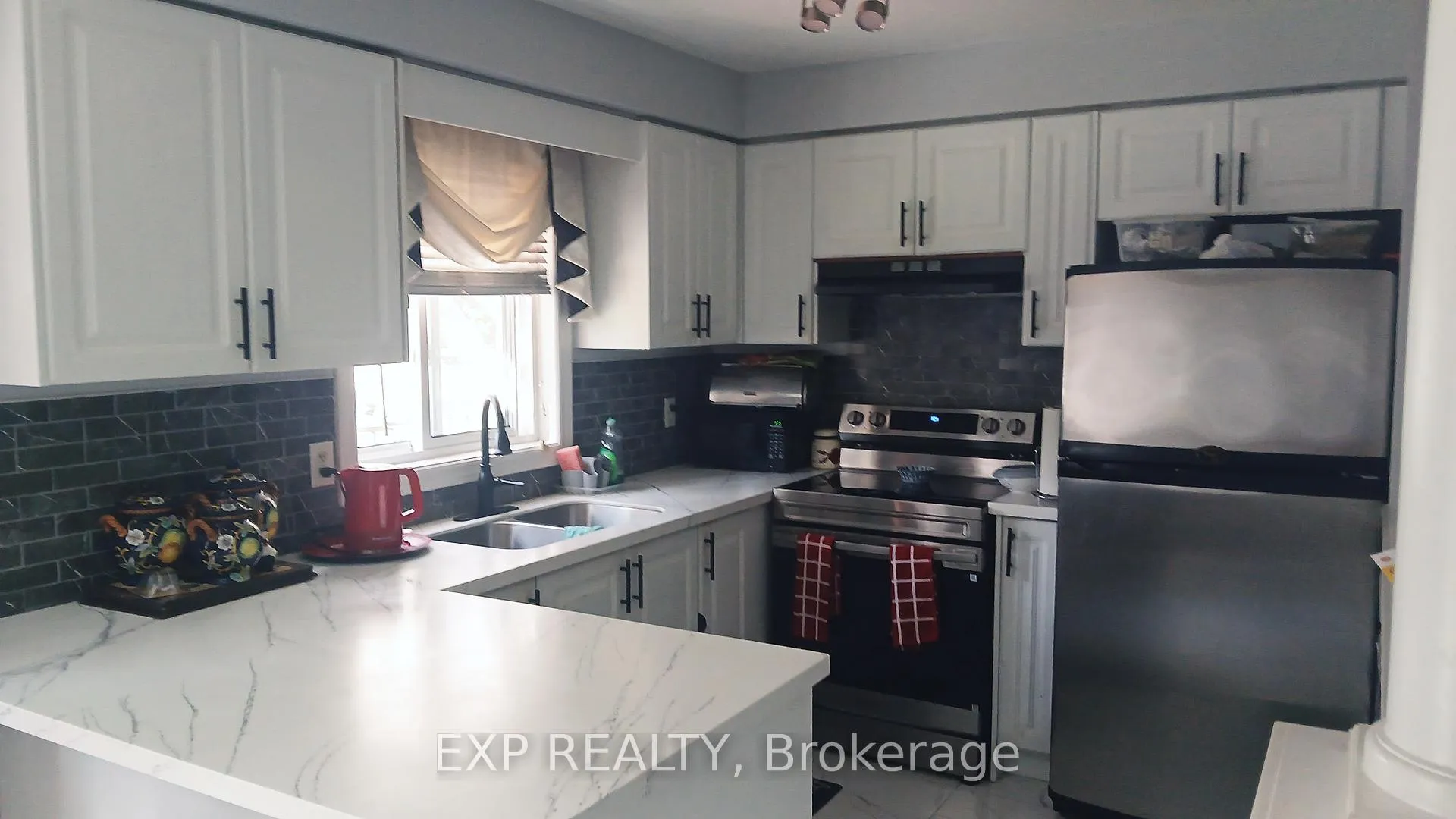 Photo 4 of 38 Livia Herman Way, Barrie, East Bayfield — HOMEH