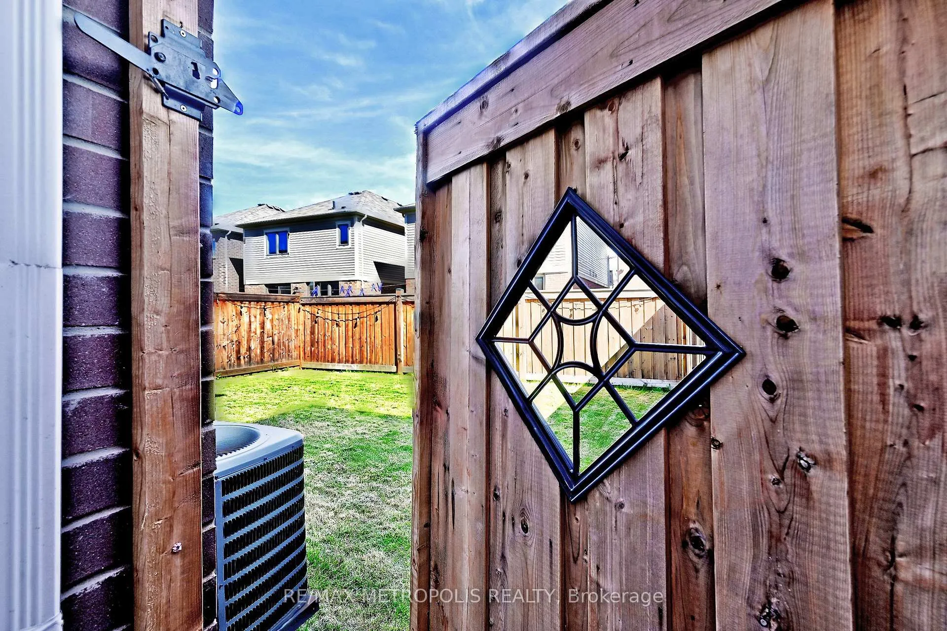 Photo 34 of 82 WESTFIELD DRIVE Westfield Drive, Whitby, Rural Whitby — HOMEH