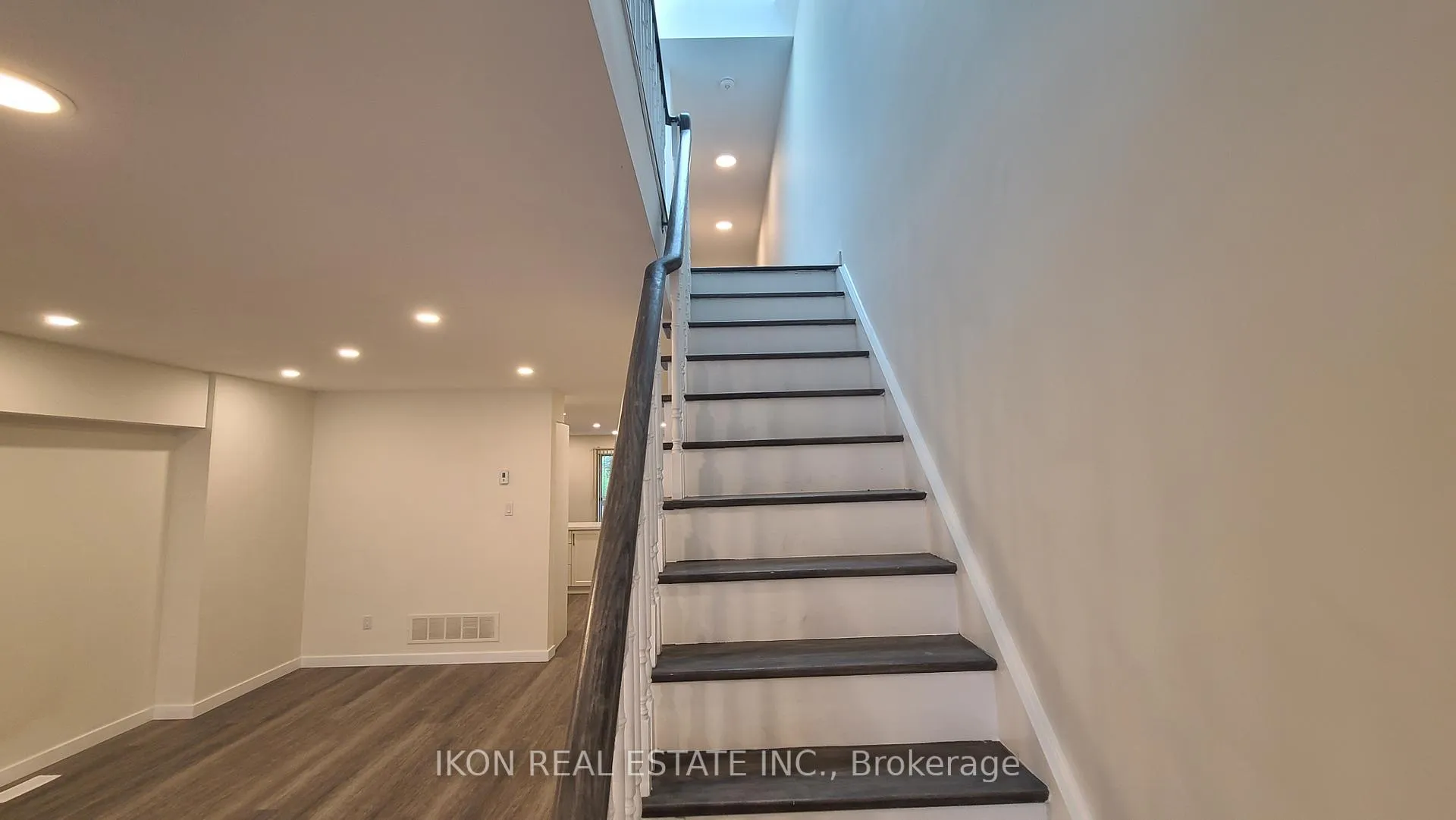 Photo 7 of 31 Torrens Avenue, Toronto, Broadview North — HOMEH