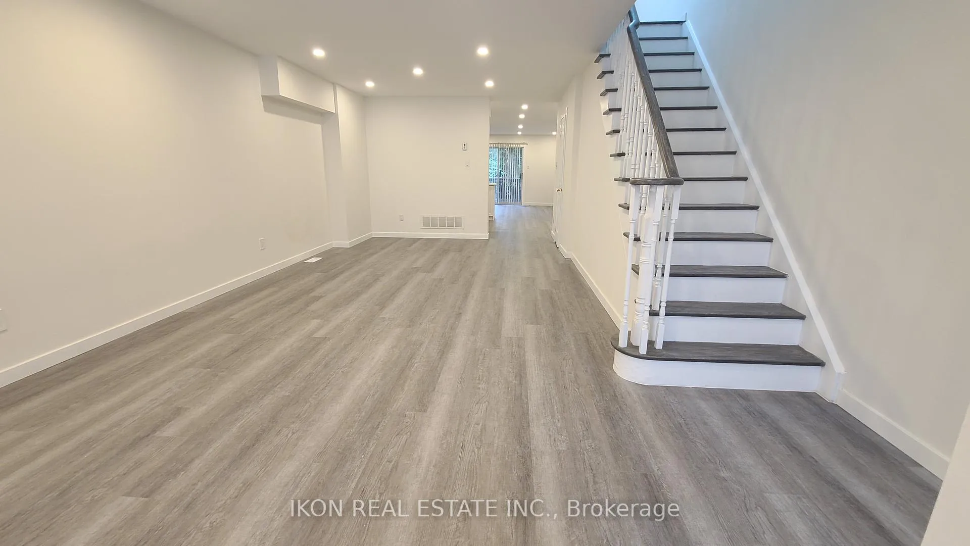 Photo 11 of 31 Torrens Avenue, Toronto, Broadview North — HOMEH
