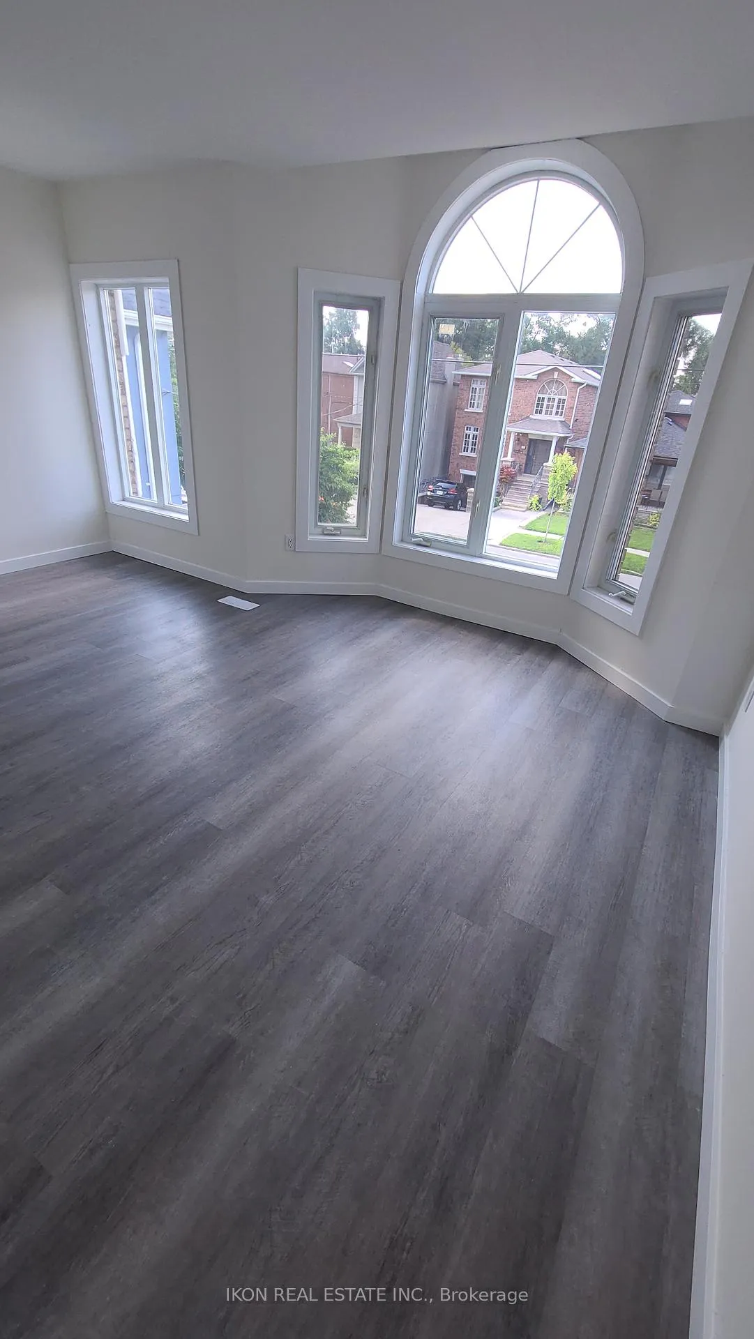 Photo 16 of 31 Torrens Avenue, Toronto, Broadview North — HOMEH