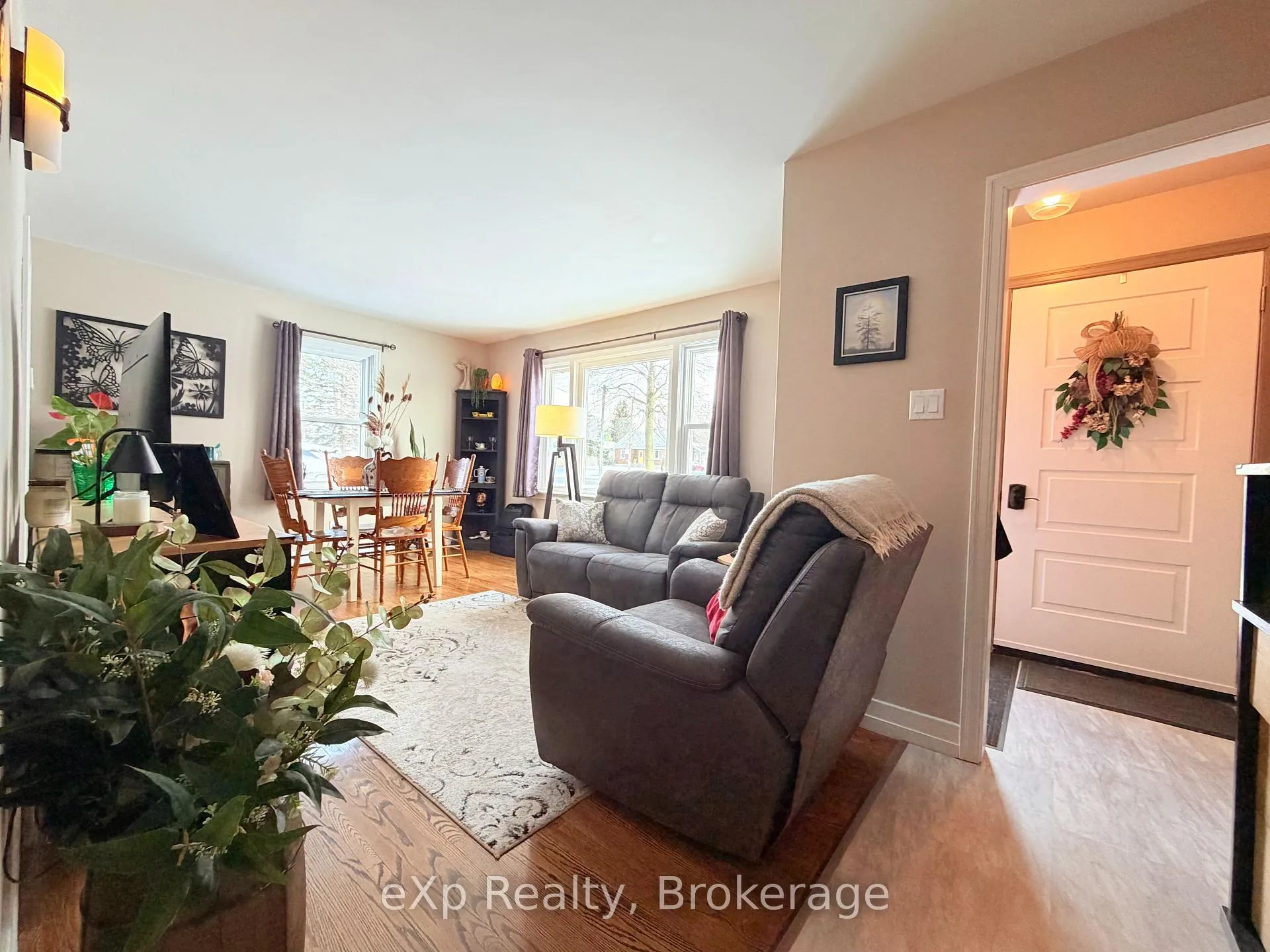Photo 4 of 1043 9 Highway, South Bruce — HOMEH