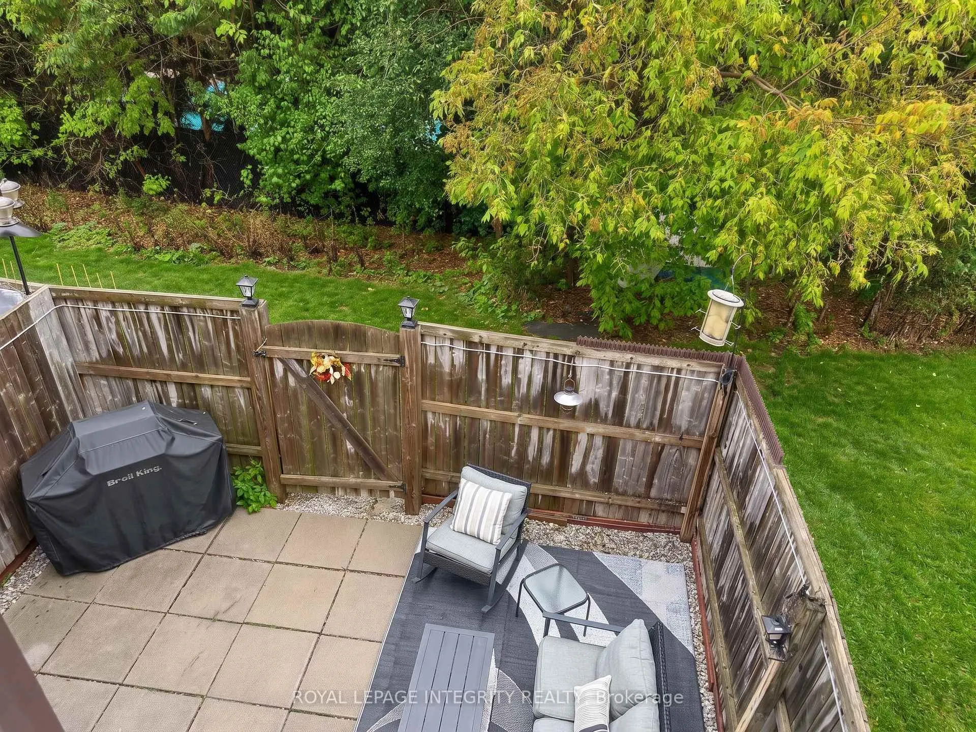 Photo 6 of Unit 6, 1414 Foxwell Street, Ottawa, Pineview — HOMEH