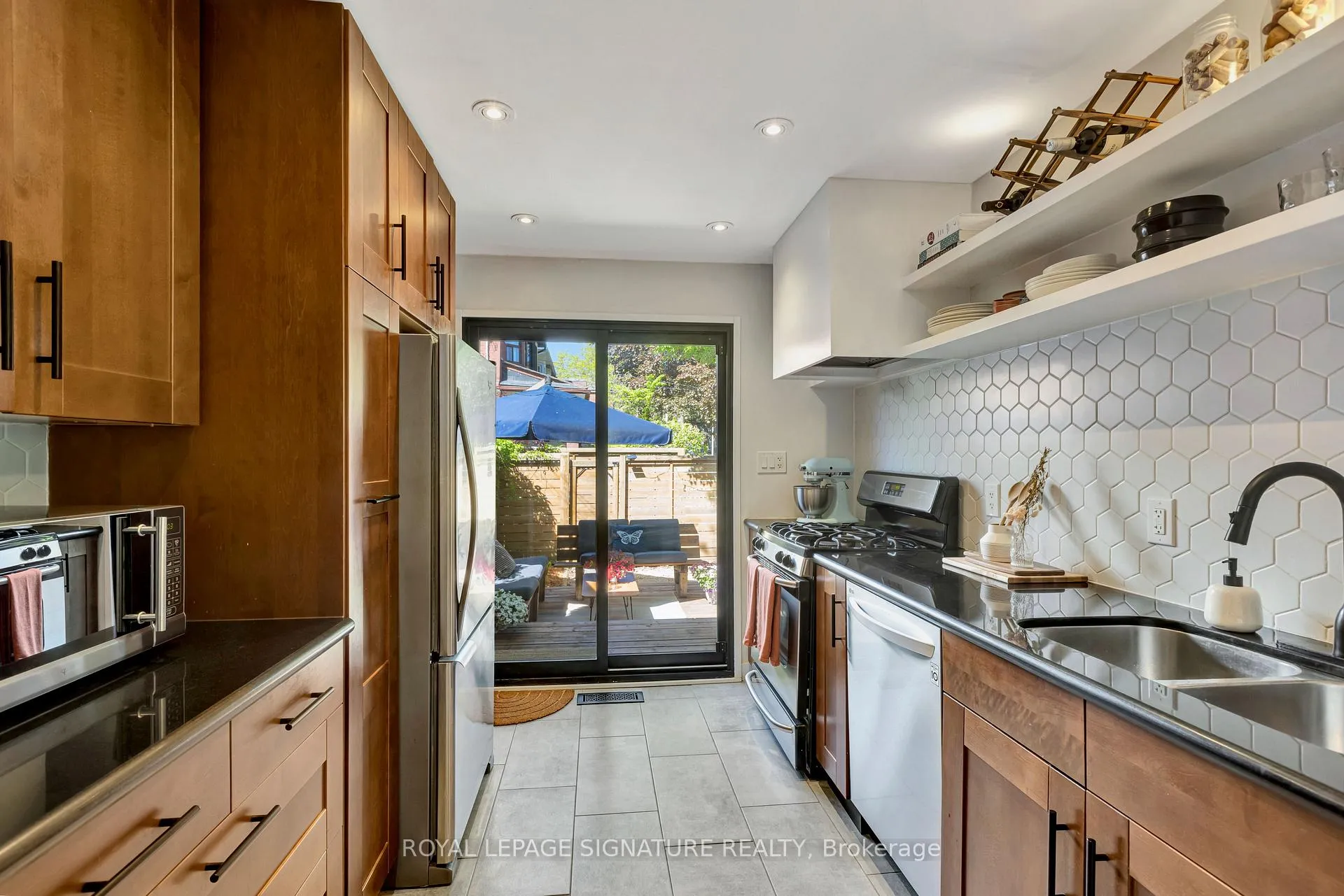 Photo 8 of 190 Alton Avenue, Toronto, South Riverdale — HOMEH