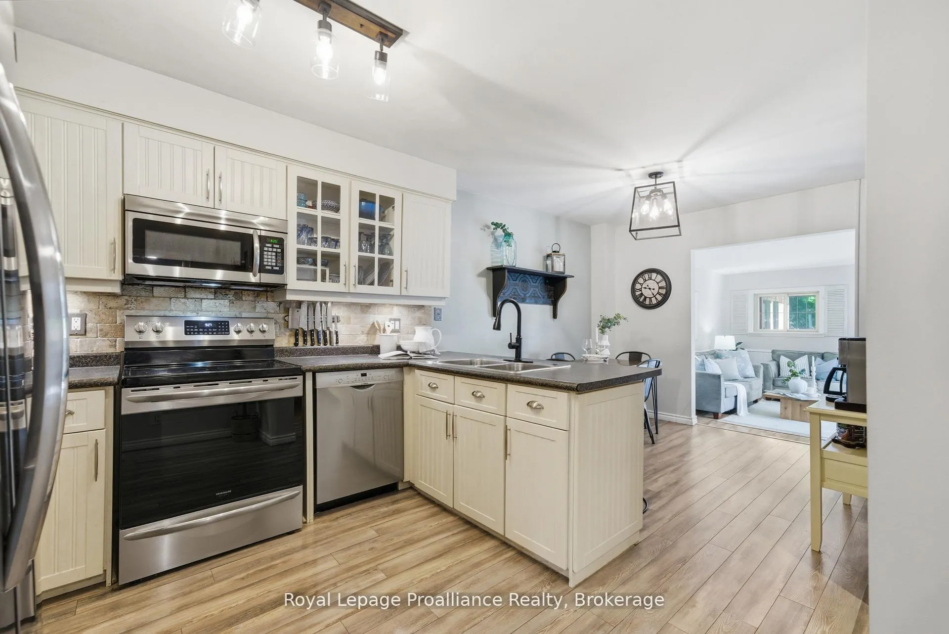 Photo 16 of 4 Henderson Drive, Whitby, Pringle Creek — HOMEH