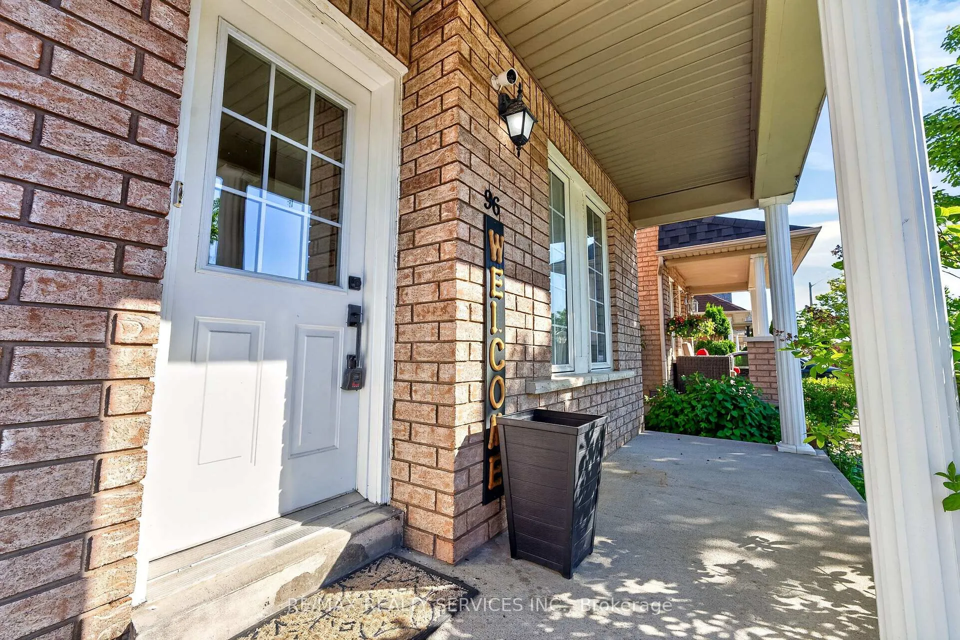 Photo 4 of 96 Tideland Drive, Brampton, Fletcher's Meadow — HOMEH