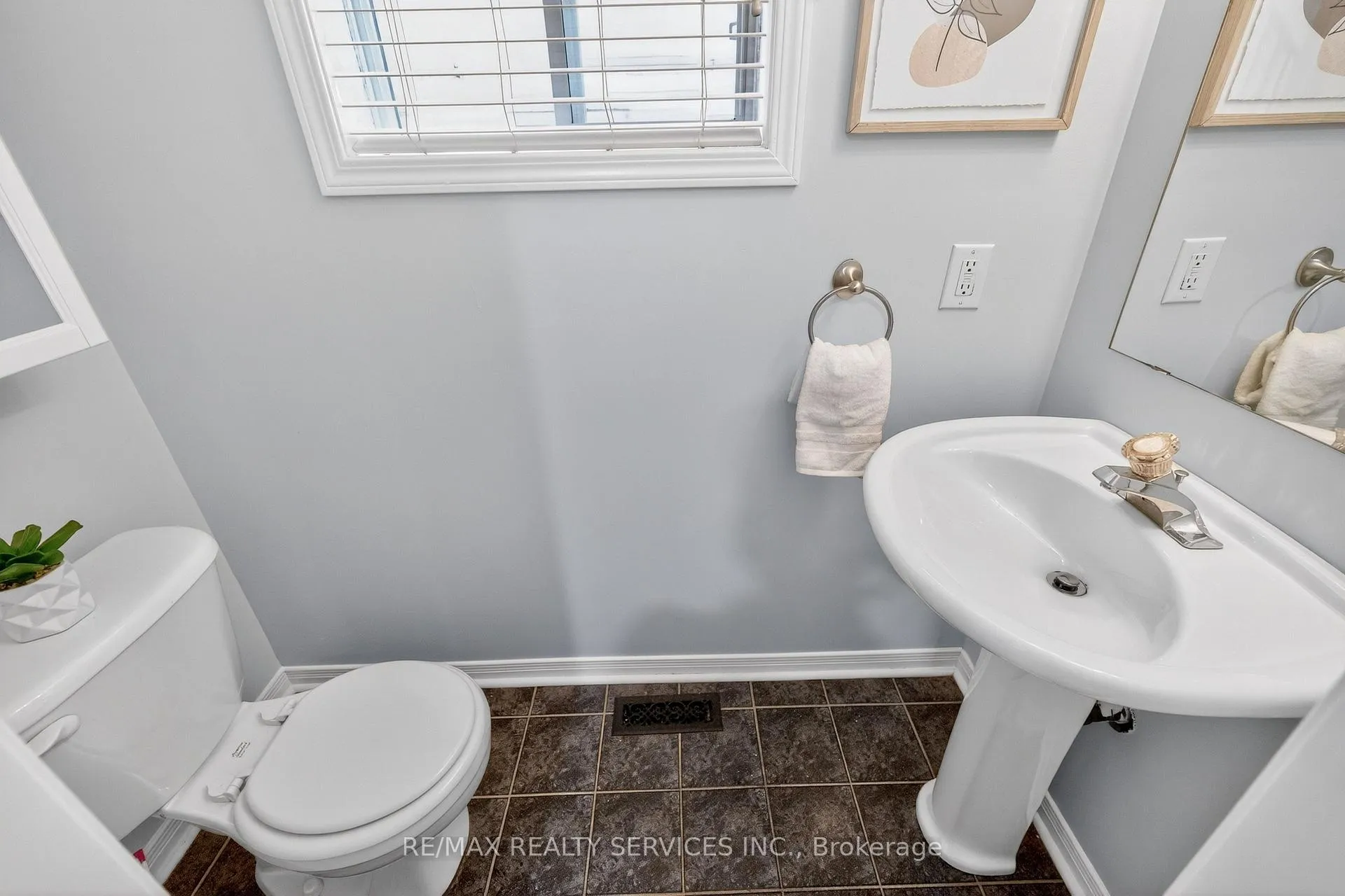 Photo 21 of 96 Tideland Drive, Brampton, Fletcher's Meadow — HOMEH