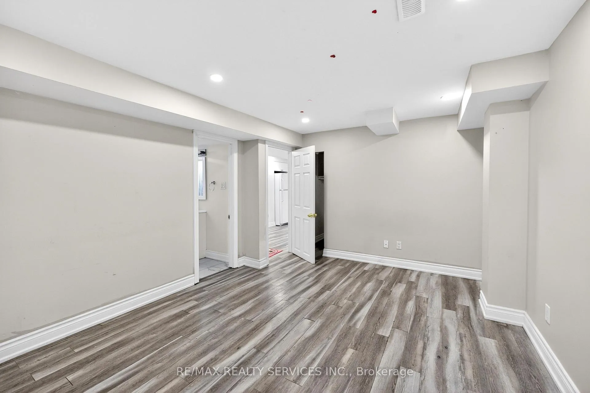 Photo 41 of 96 Tideland Drive, Brampton, Fletcher's Meadow — HOMEH