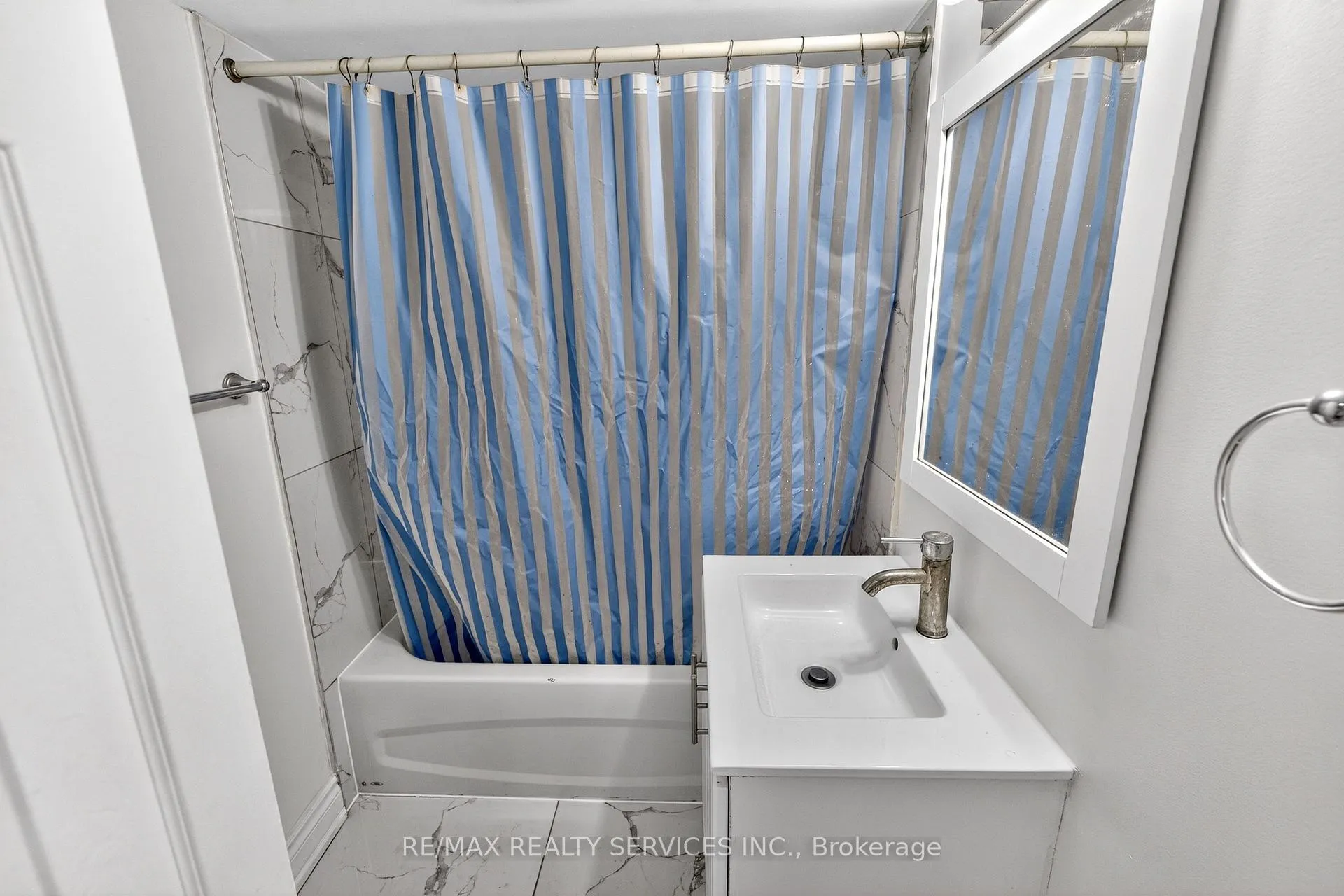 Photo 42 of 96 Tideland Drive, Brampton, Fletcher's Meadow — HOMEH
