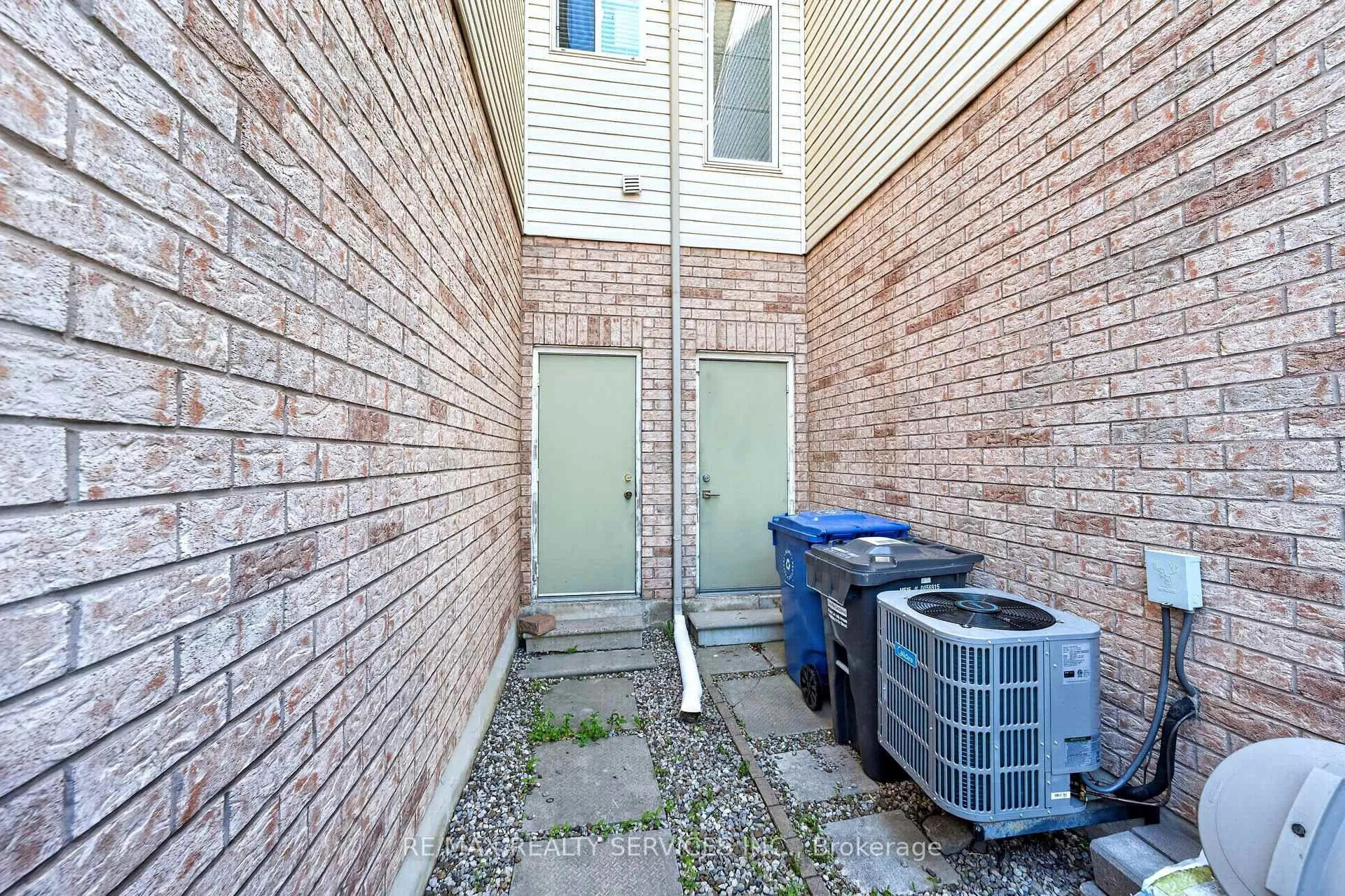 Photo 50 of 96 Tideland Drive, Brampton, Fletcher's Meadow — HOMEH