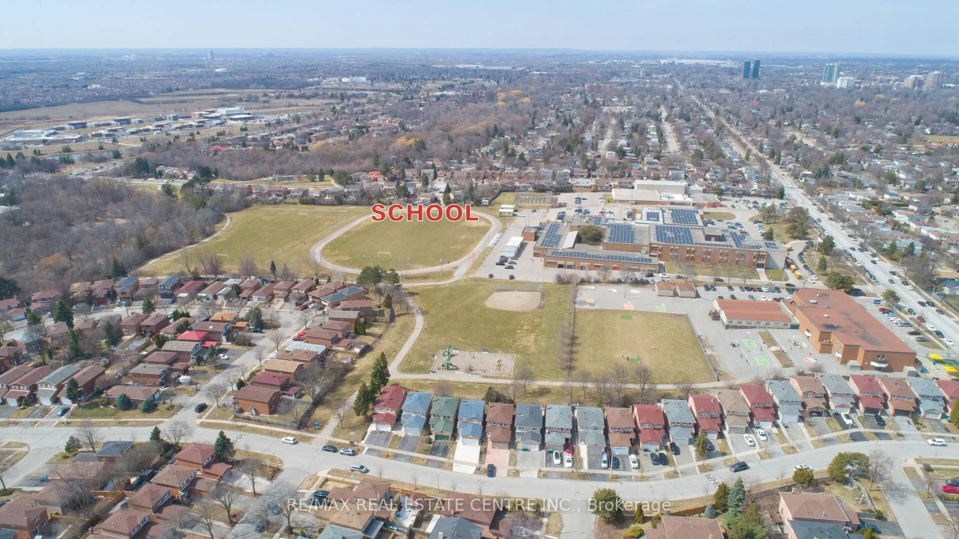 Photo 6 of 34 Smithers Crescent, Brampton, Brampton South — HOMEH