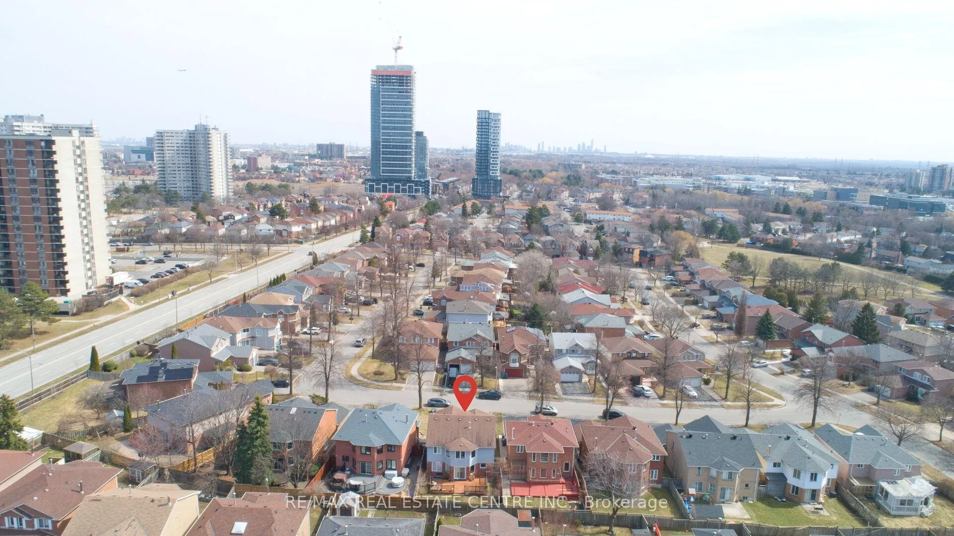 Photo 7 of 34 Smithers Crescent, Brampton, Brampton South — HOMEH