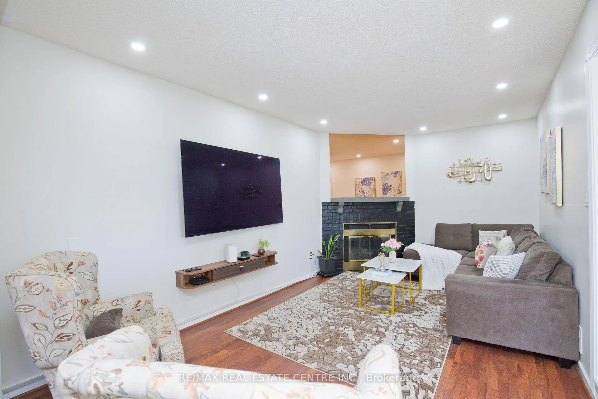 Photo 17 of 34 Smithers Crescent, Brampton, Brampton South — HOMEH